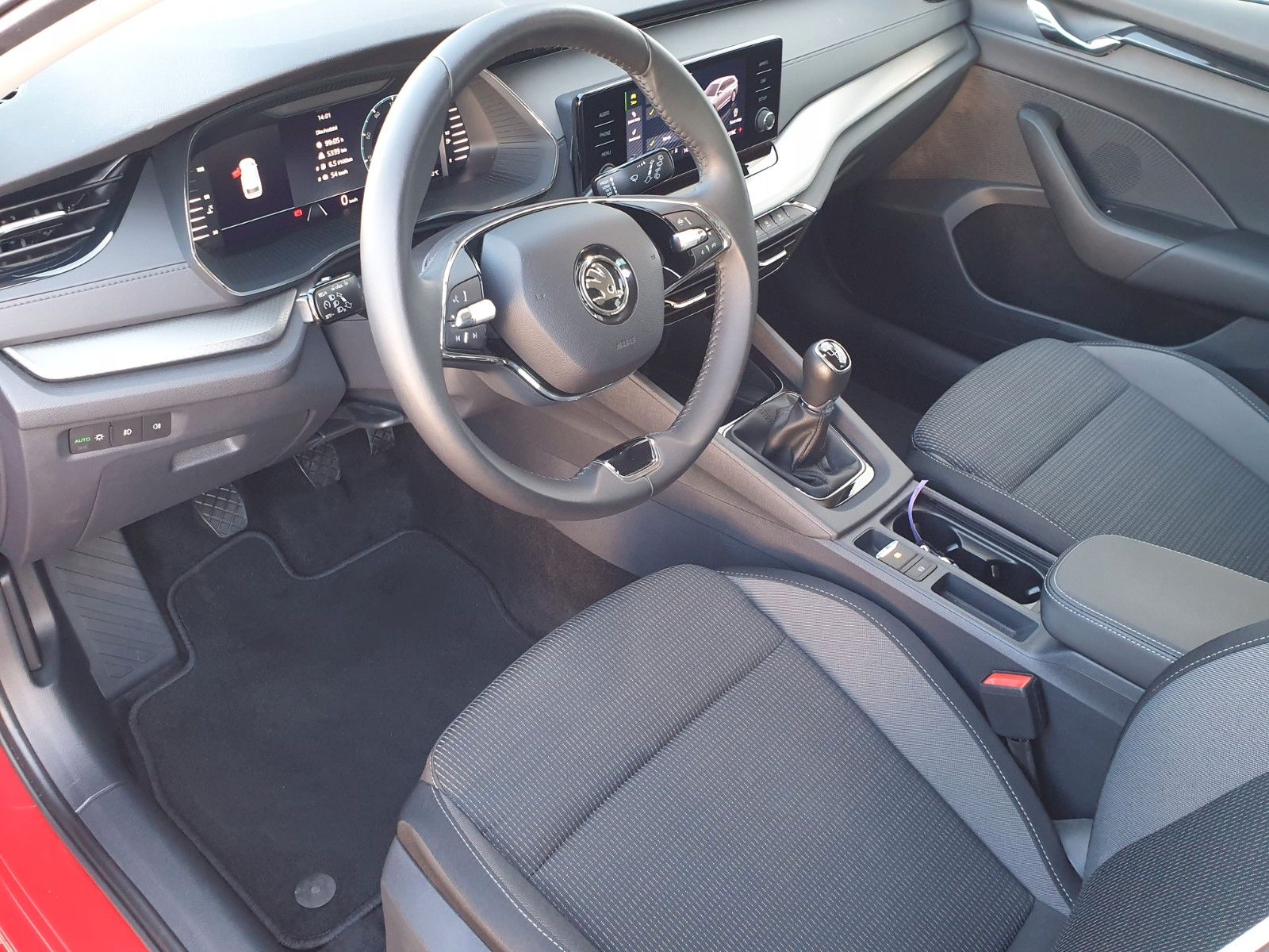 Skoda Octavia Combi Ambition - Samsaru's Car Outlet