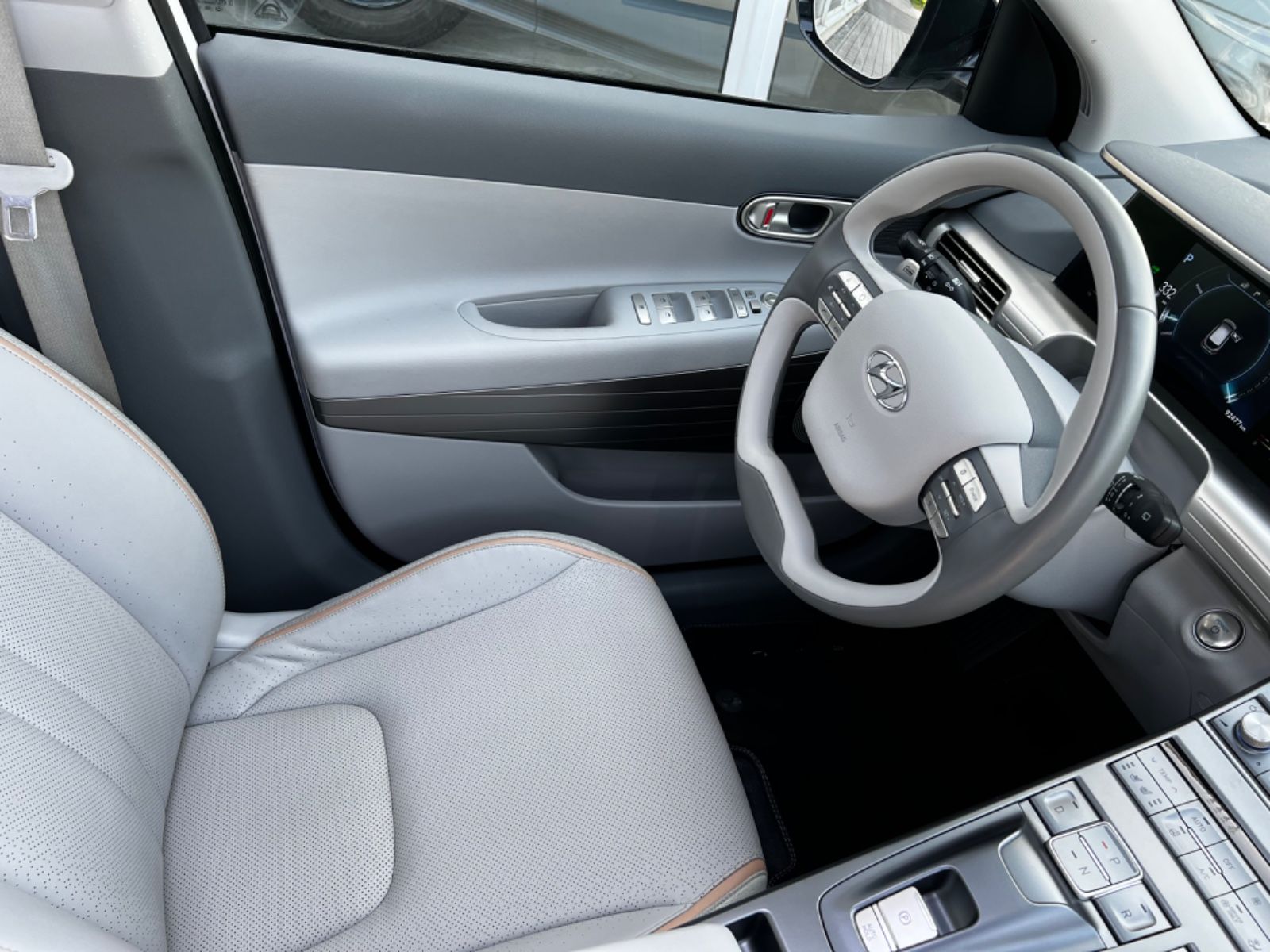 Hyundai Nexo Fuel Cell - Samsaru's Car Outlet