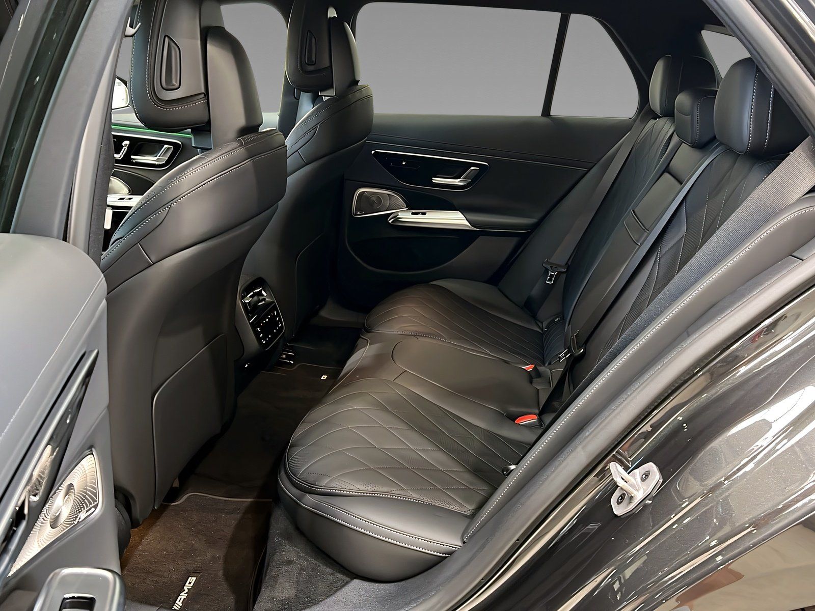 Mercedes-Benz E 450 d 4M T AMG+DISTR+SUPERSCREEN+Burm+AHK+360°