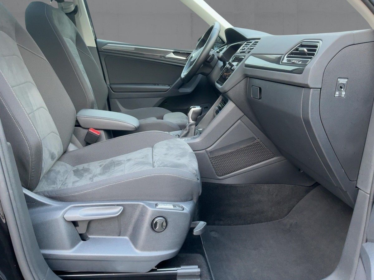Volkswagen Tiguan 2.0 TDI 4M ELEGANCE MATRIX+NAVI+AHK+PANO