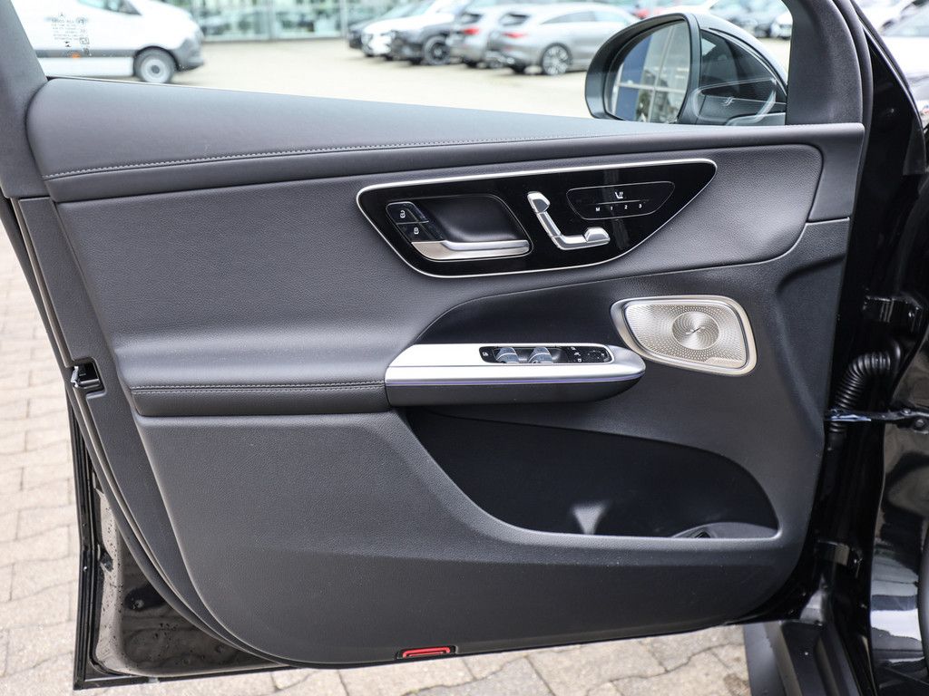 Mercedes-Benz GLC 220 d 4M AMG Line AHK Abstandstemp. LED Pano