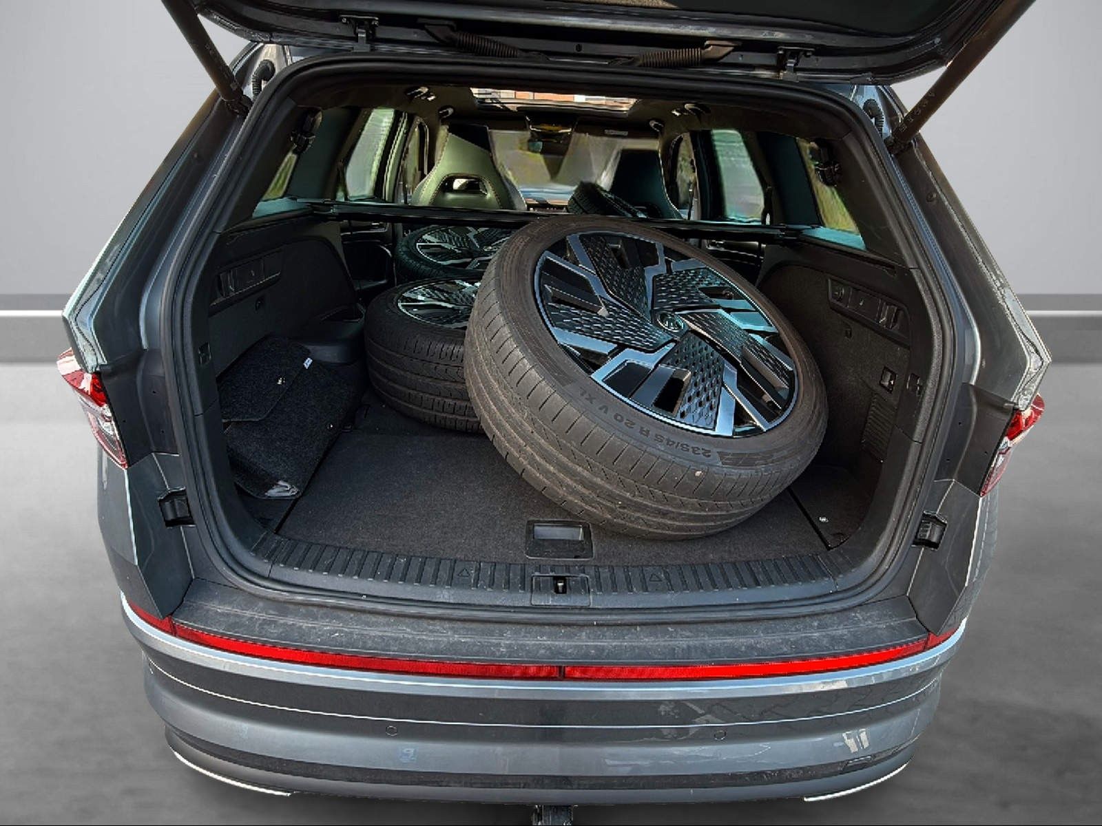 Skoda Kodiaq RS 4x4 7Sitzer | Pano | Belüftung |Canton