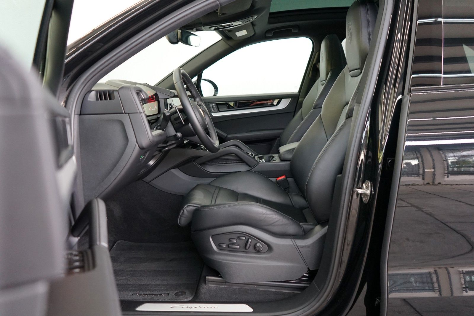 Porsche Cayenne E-Hybrid/P-Display/18W/HeadUP/AHK/HD/360