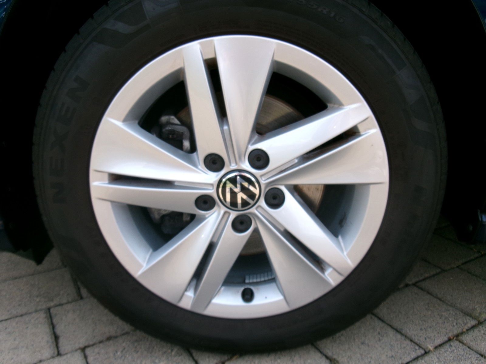 Volkswagen Golf VIII 1.0 TSI Life - Samsaru's Car Outlet