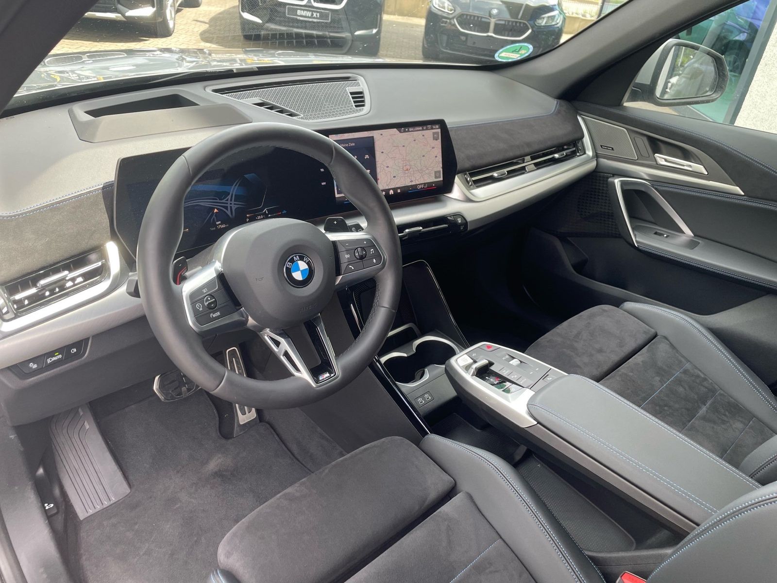 BMW X1 xDrive20d M Sport || AHK 360 ACC H&K Massage