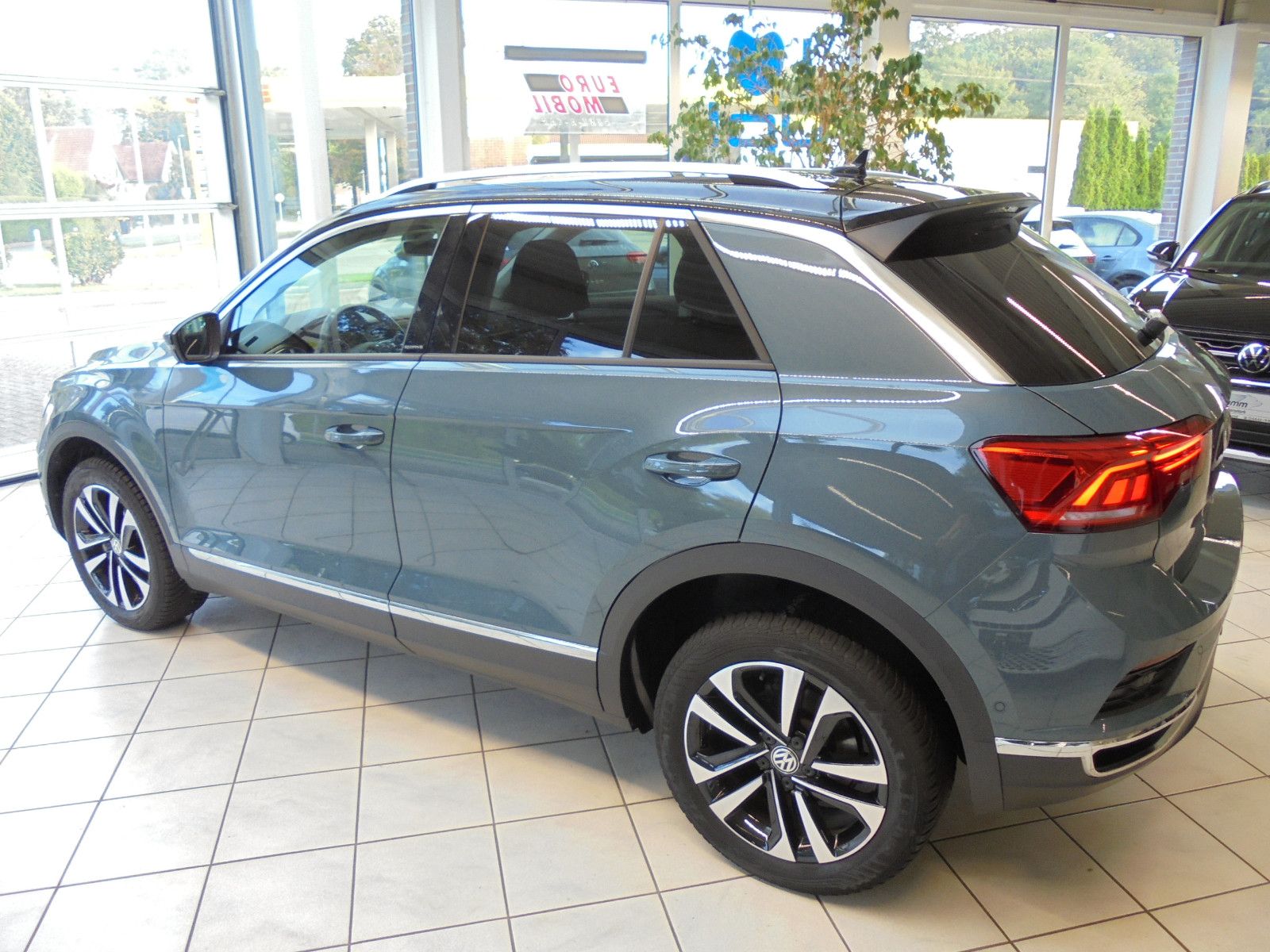 Volkswagen T-Roc 2.0TDI DSG - Samsaru's Car Outlet
