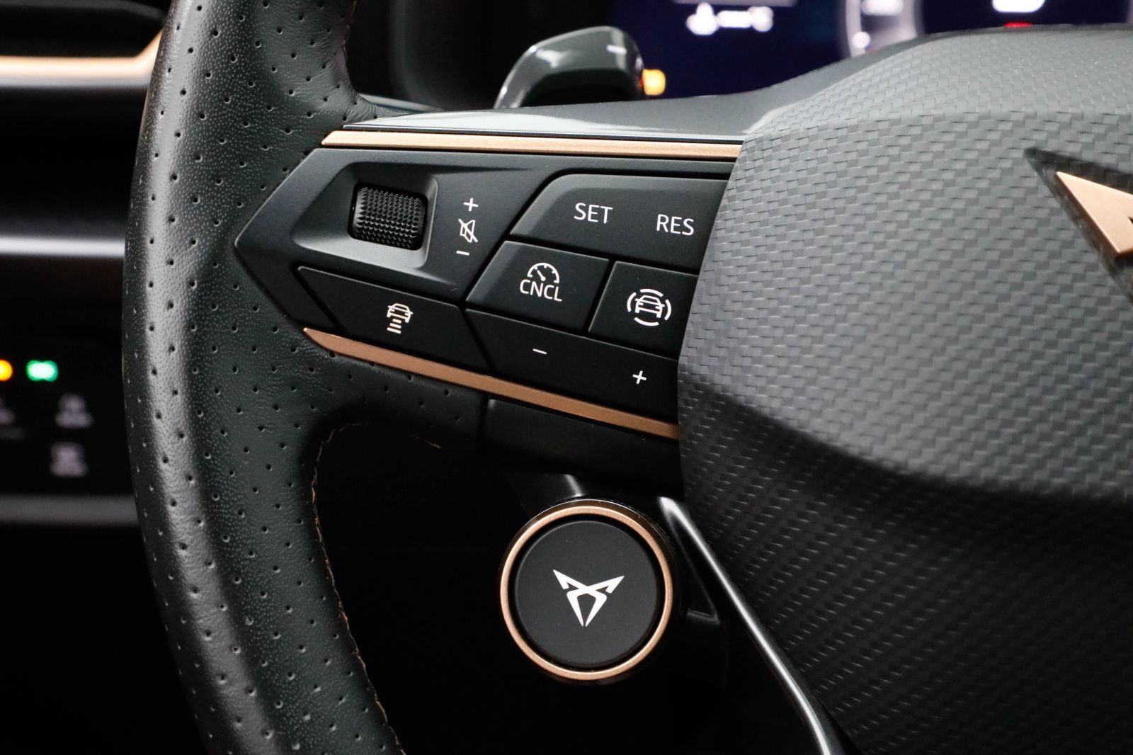 Seat Leon ST 2.0 TSI 4D DSG VZ AHK Kam. SHZ ACC