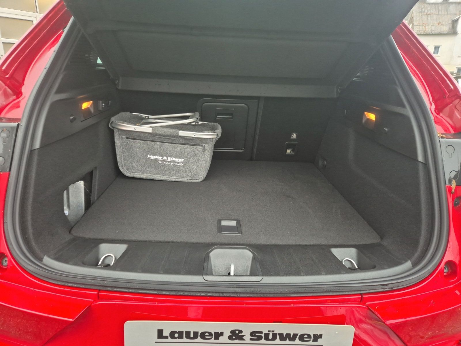 Alfa Romeo Tributo Italiano Plug-in-Hybrid Benzin AT Allrad