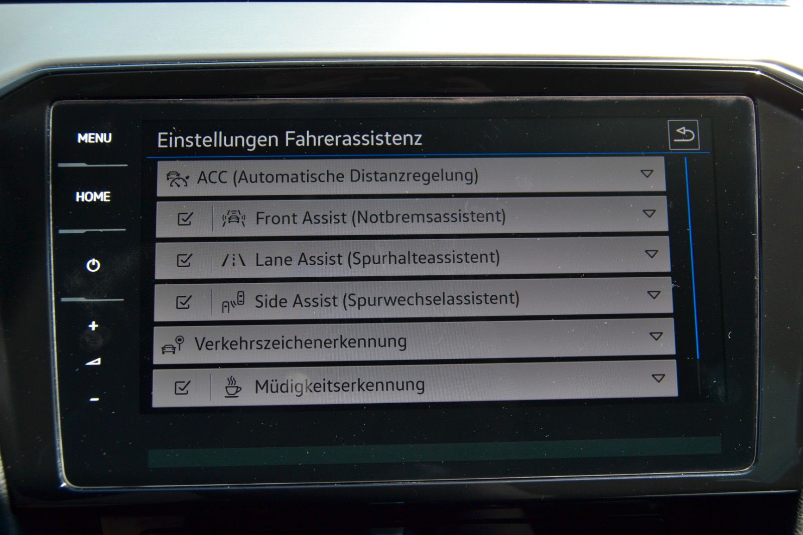 Volkswagen Passat TDI 200 PS AHK Matrix ab 5,49% Finz!