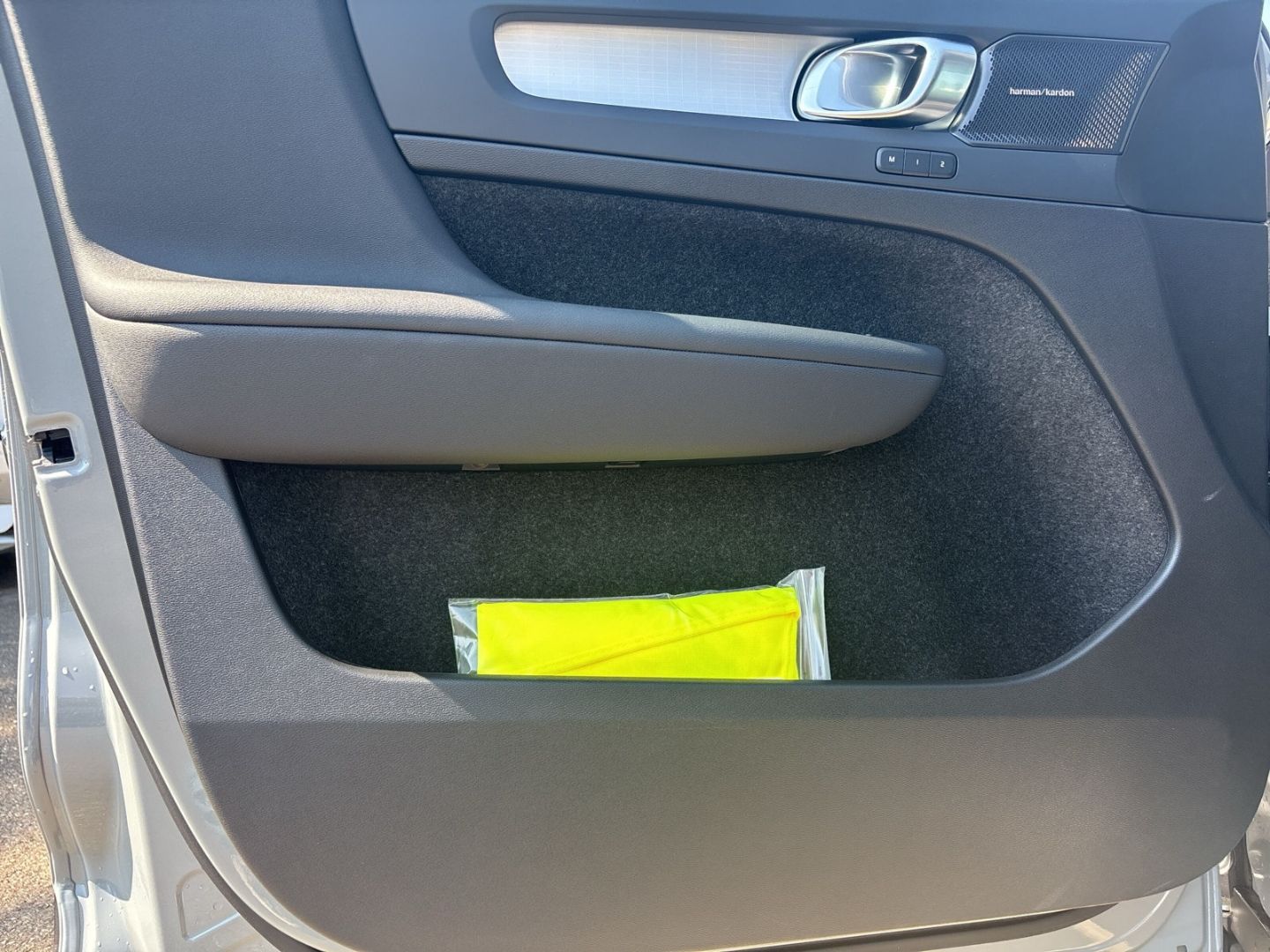 Volvo XC40 B4 Ultra Black Edition AHK Digitales Cockpi