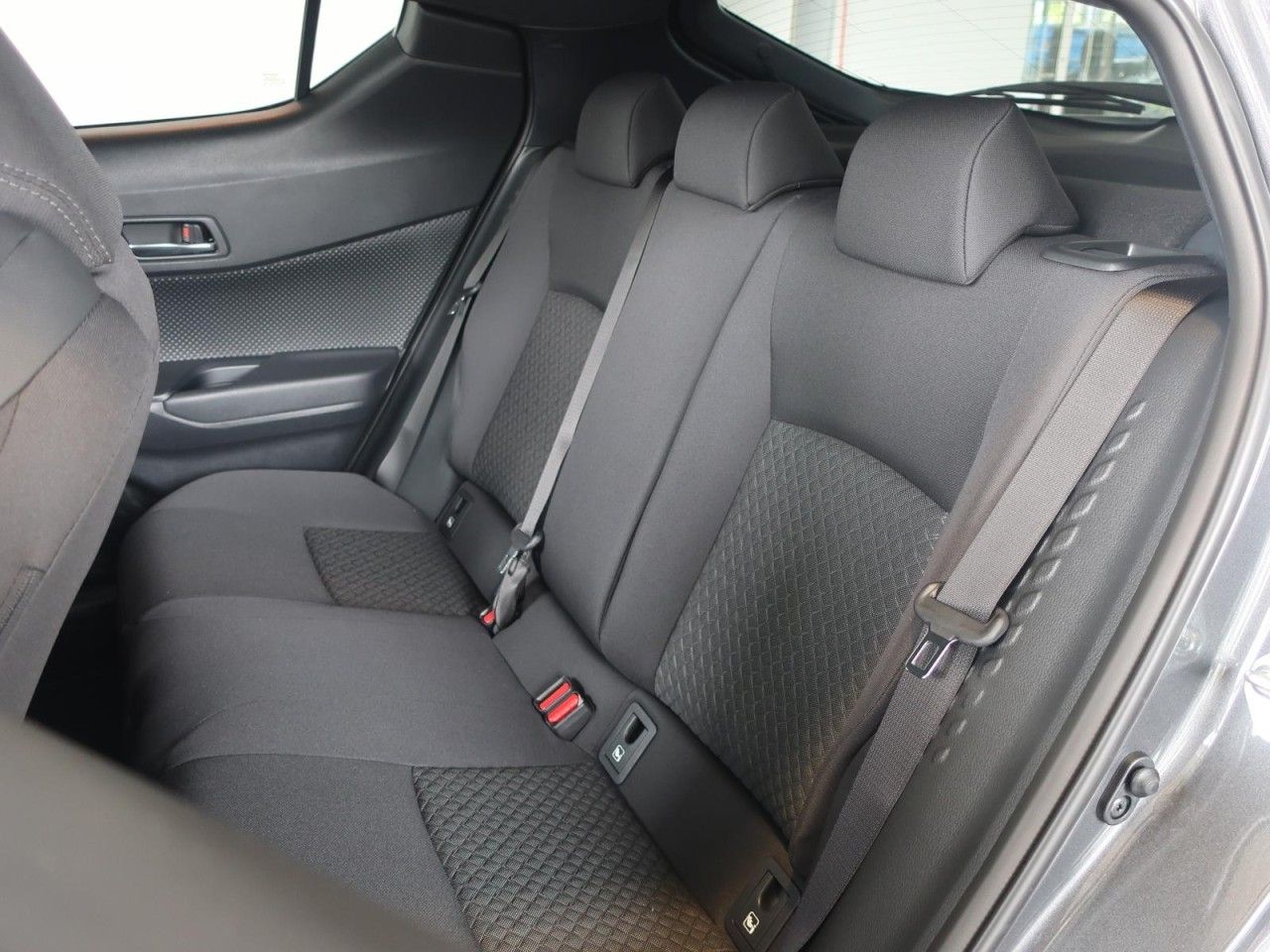 Toyota C-HR 2.0 VVTI HYBRID TEAM D NAVI*PDC*KAMERA