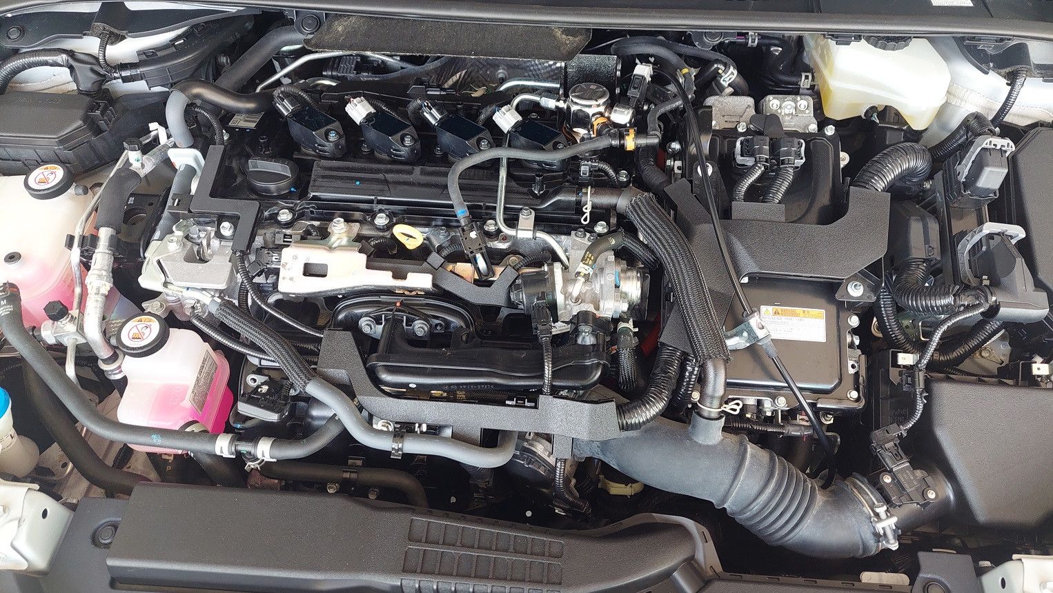 Toyota Corolla Touring Sports 2.0 Hybrid GR Sport - Samsaru's Car Outlet