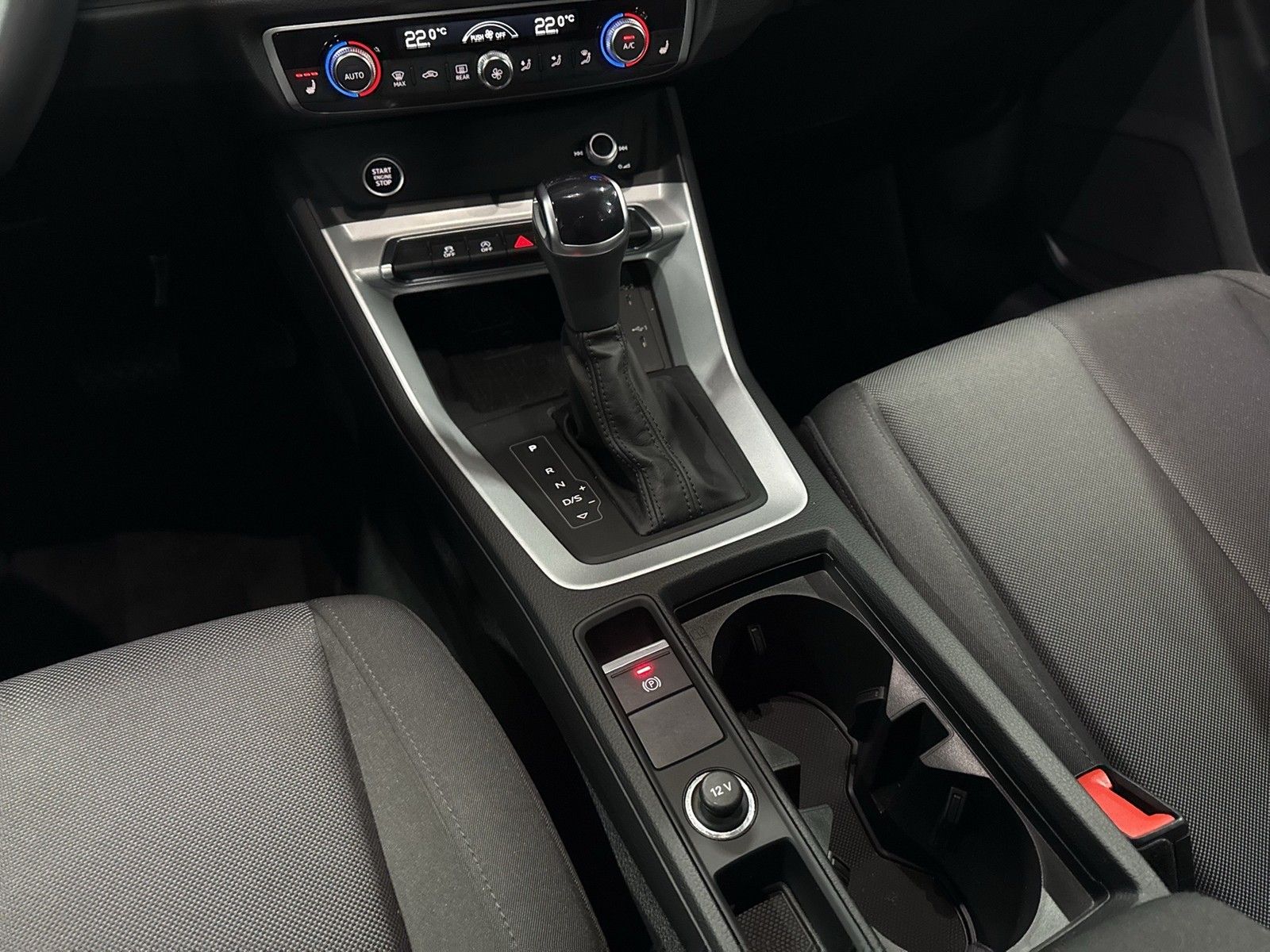 Audi Q3 40 quattro advanced KAMERA ALU18" eKLAPPE NAV