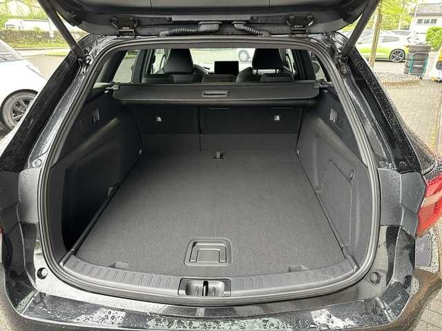 Toyota Corolla Touring Sports - 2.0 Hybrid Style  - Nav