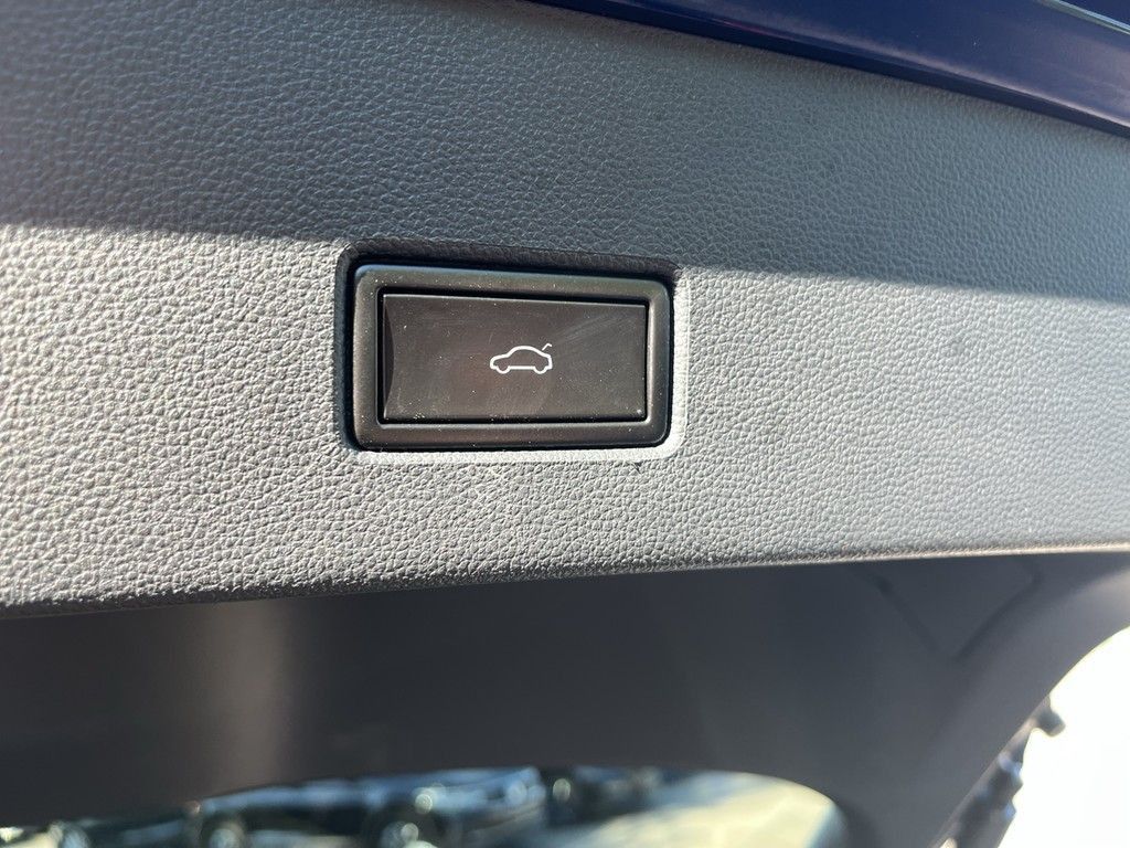 Volkswagen T-Roc 1.5 TSI United - Samsaru's Car Outlet