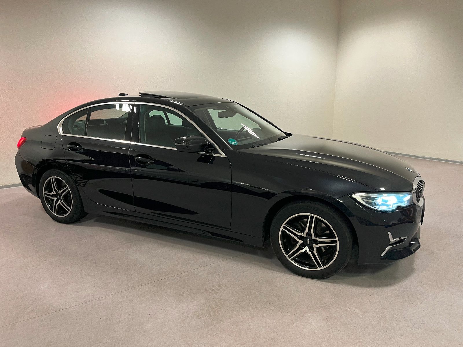 BMW 320 d xDrive LuxuryLine* Live Cockpit/Kamera/LED