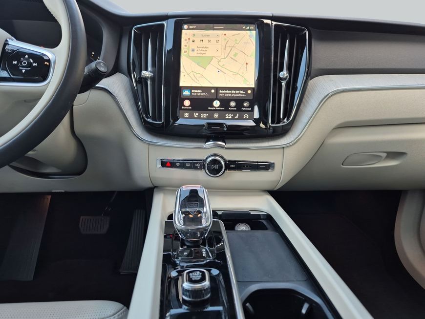 Volvo XC60 B4 D AWD Plus Dark  Business+Panorama