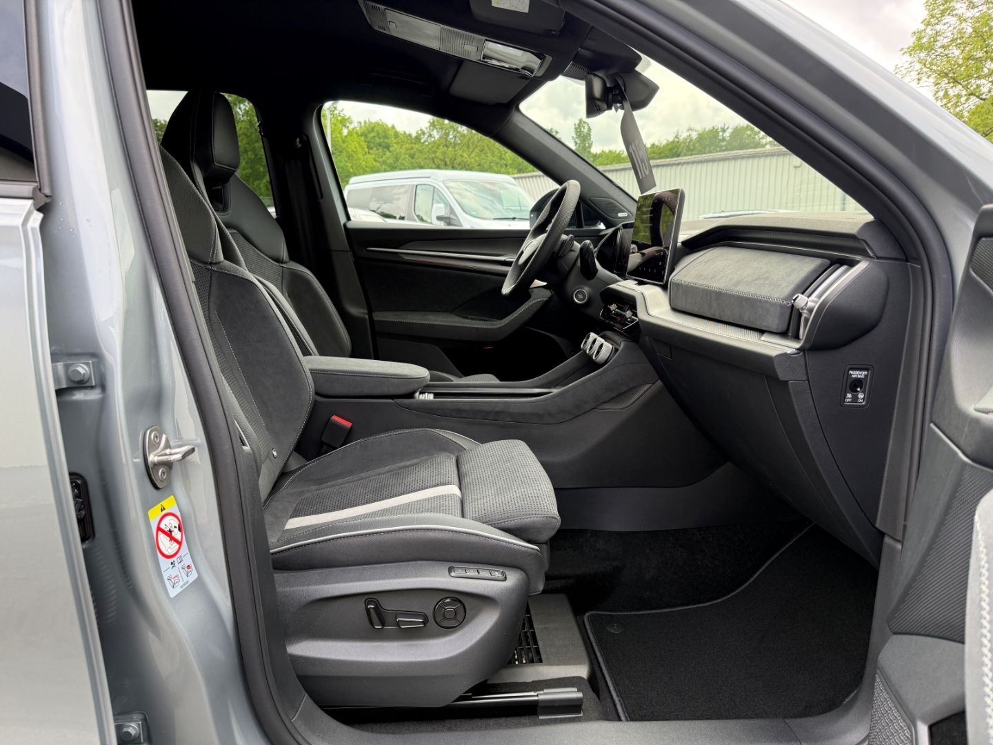 Skoda Kodiaq II 1.5 TSI iV DSG Sportline DCC AHK Matri