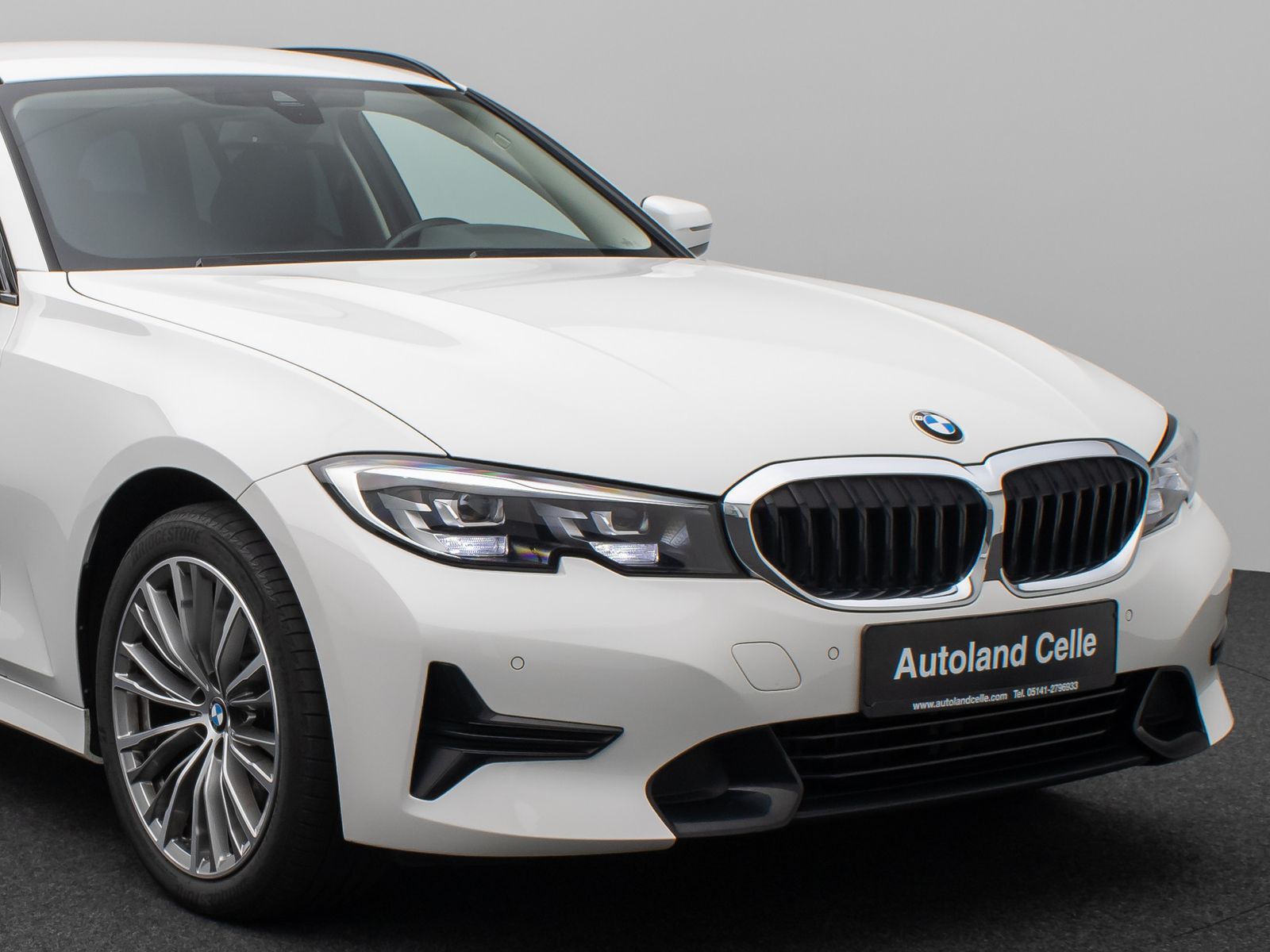 BMW 320d SportLine - Samsaru's Car Outlet
