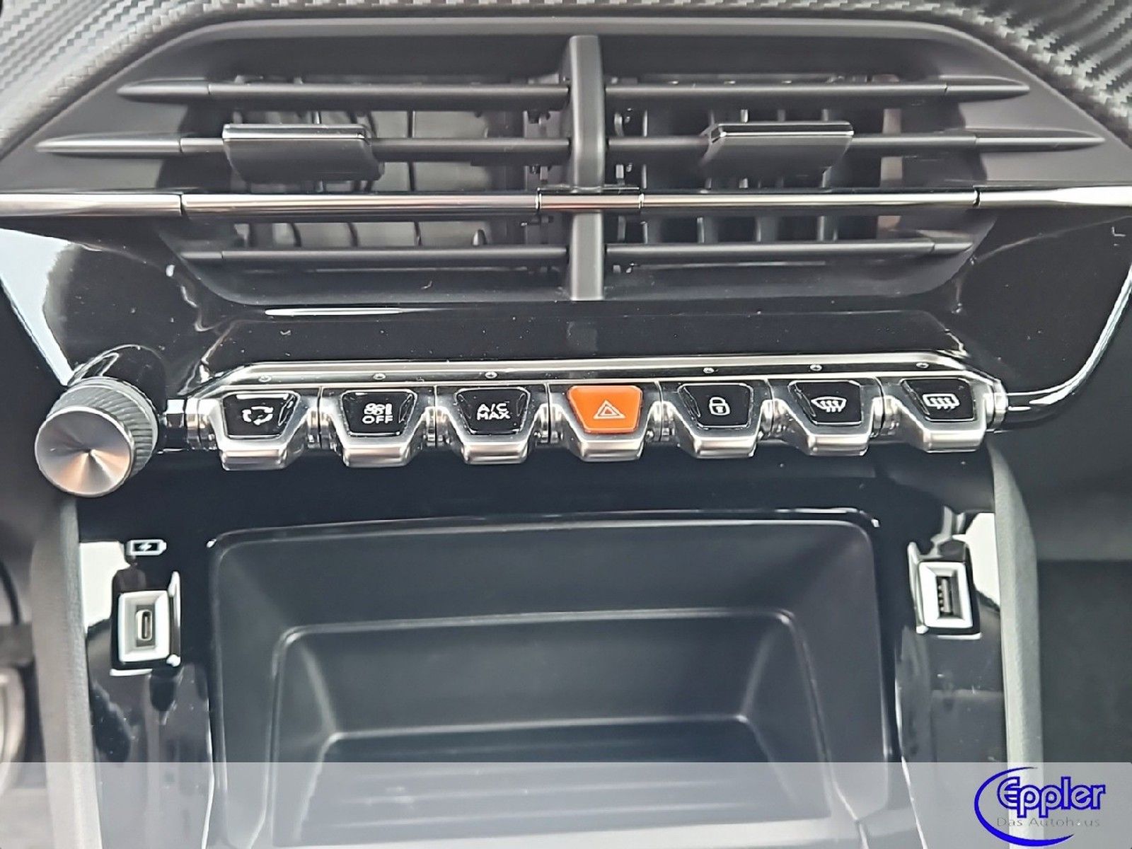 Peugeot 2008 Active Elektro 136 - Samsaru's Car Outlet