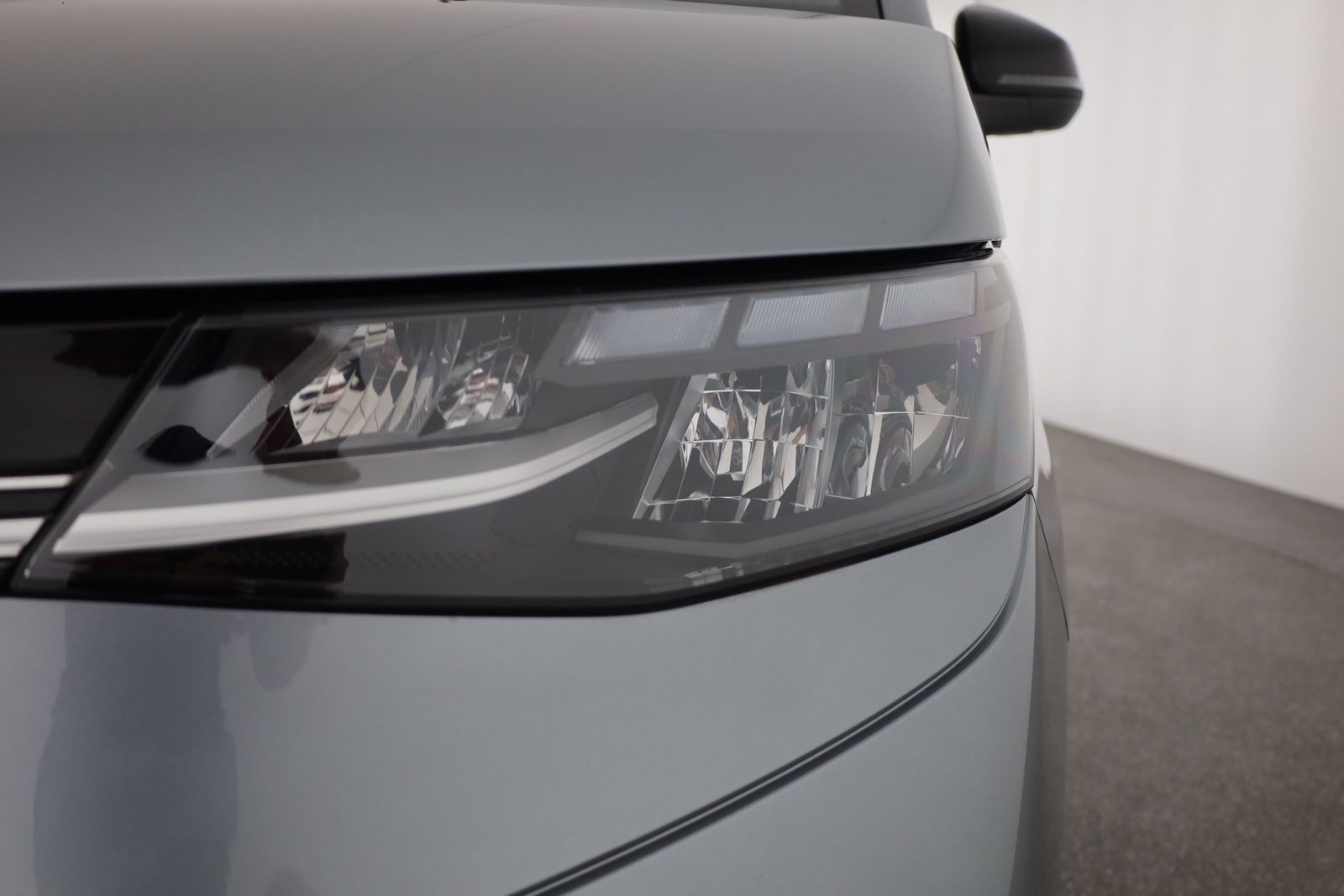 Volkswagen T7 Multivan 2.0 TDI DSG - Samsaru's Car Outlet