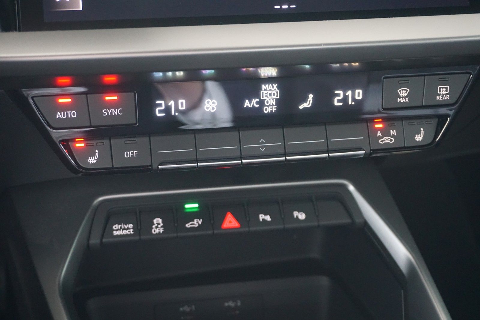 Audi A3 Sportback 45 TFSI e S line - Samsaru's Car Outlet
