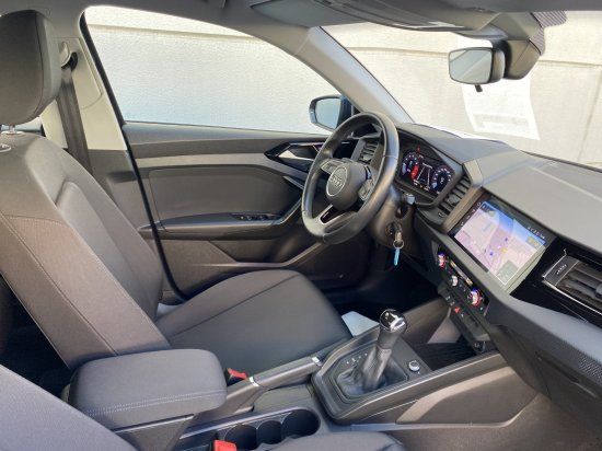 Audi A1 Sportback 25 1.0 TFSI S tronic - Samsaru's Car Outlet