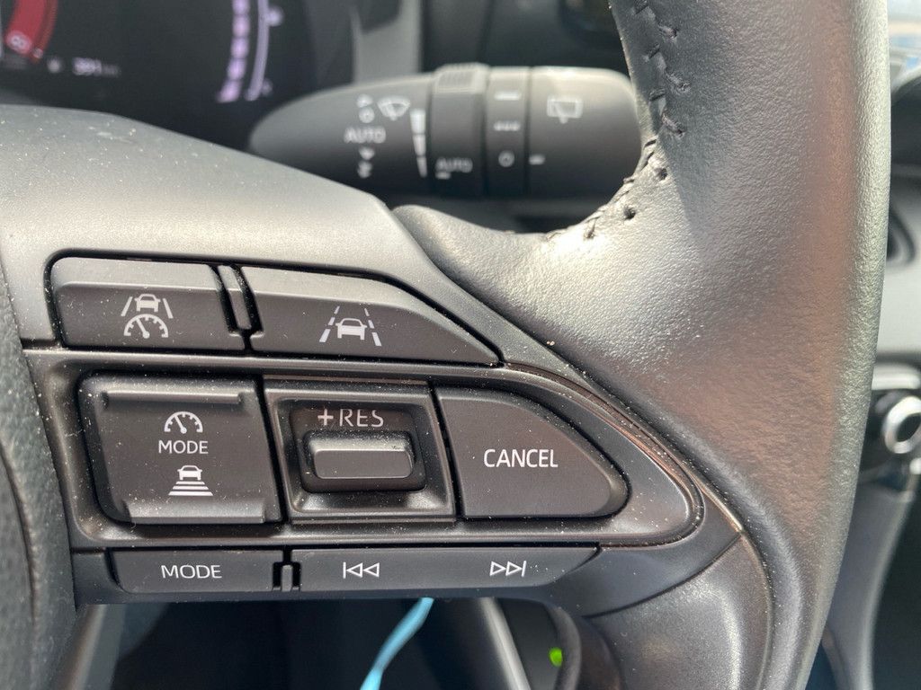 Toyota Yaris 1.5 Hybrid Style PDC SHZ KAMERA ACC LED