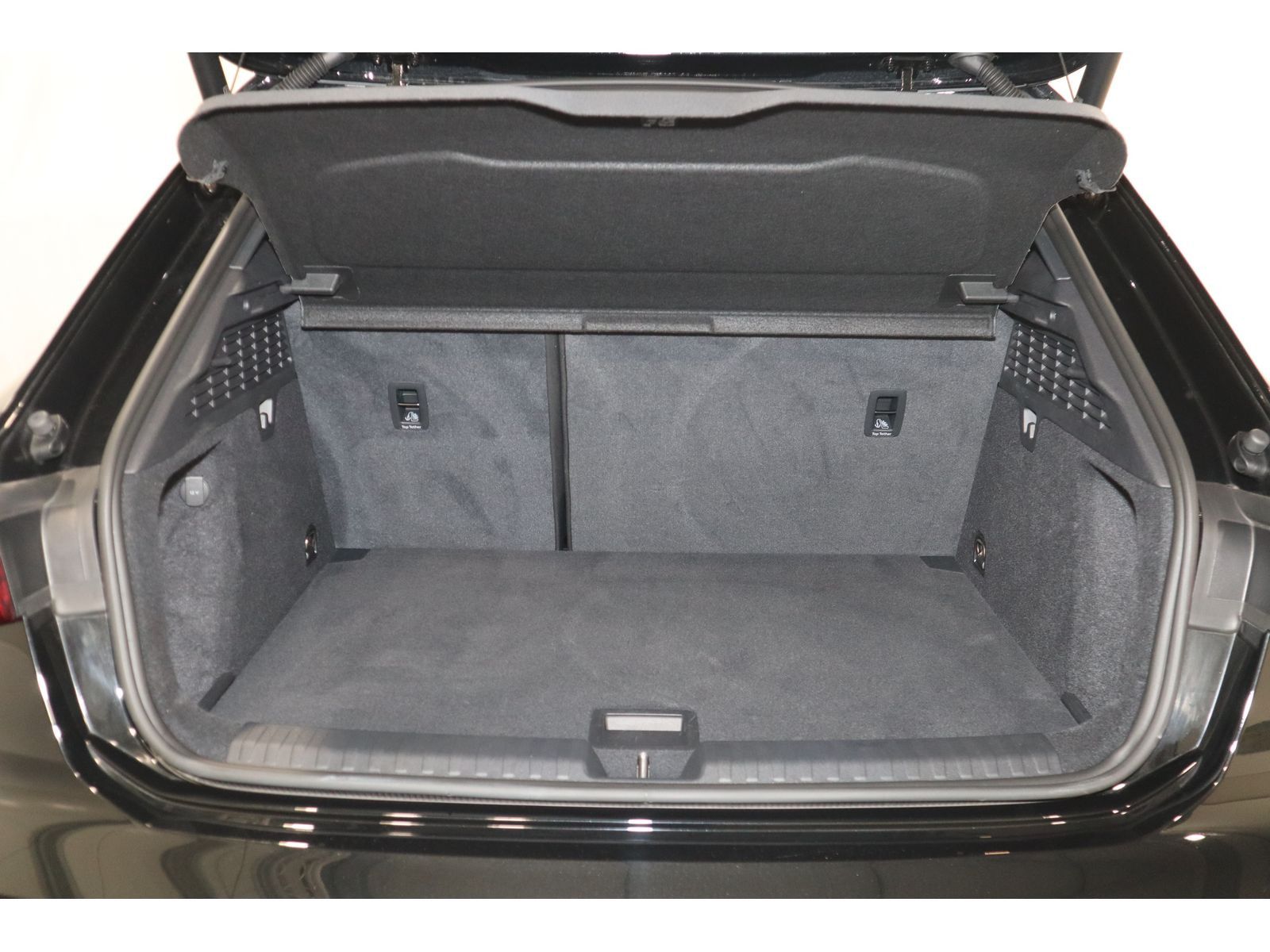Audi A3 Sportback 35 TFSI S line - Samsaru's Car Outlet