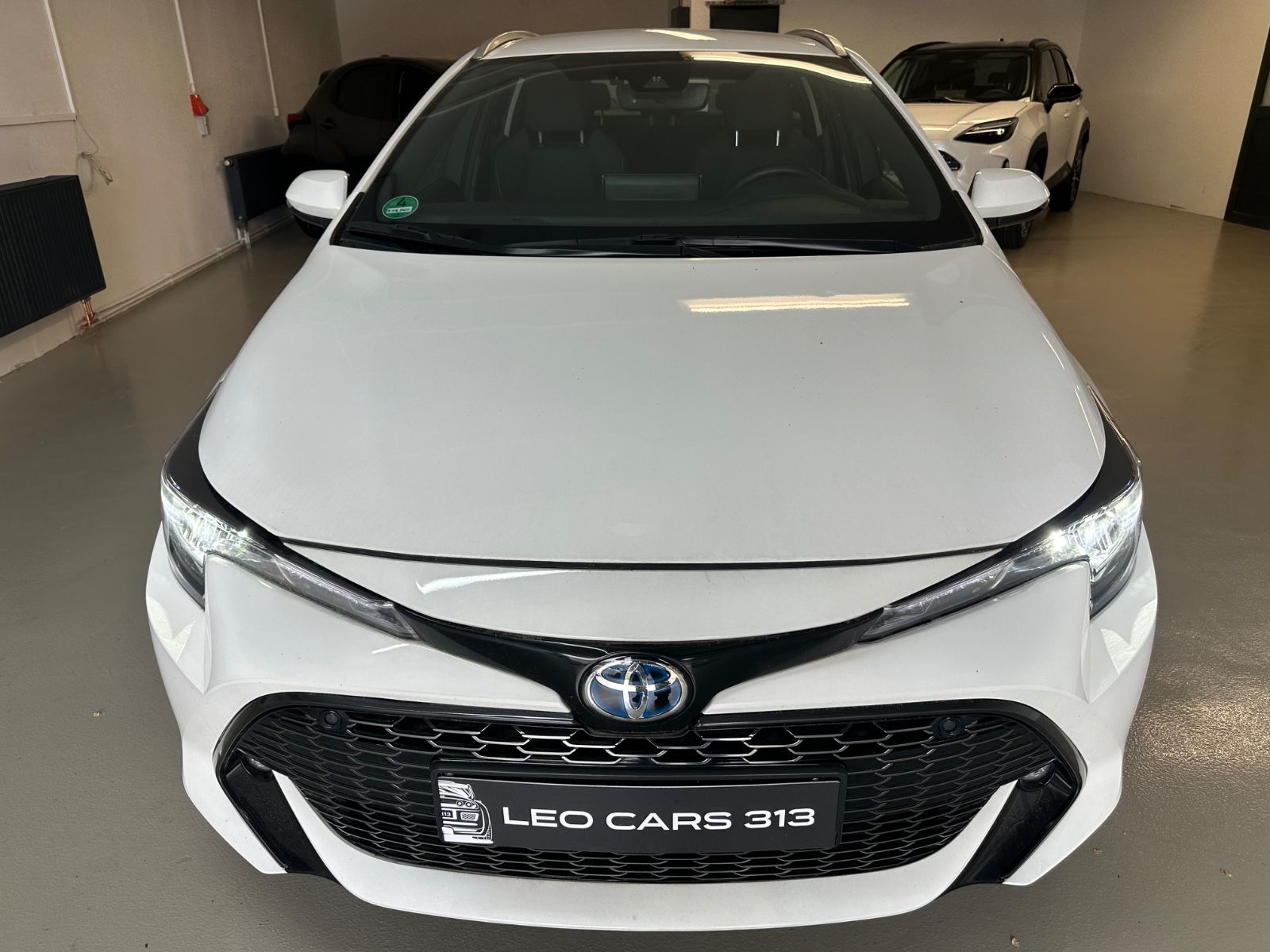 Toyota Corolla Touring Sports Hybrid Business Edition - Samsaru's Car Outlet
