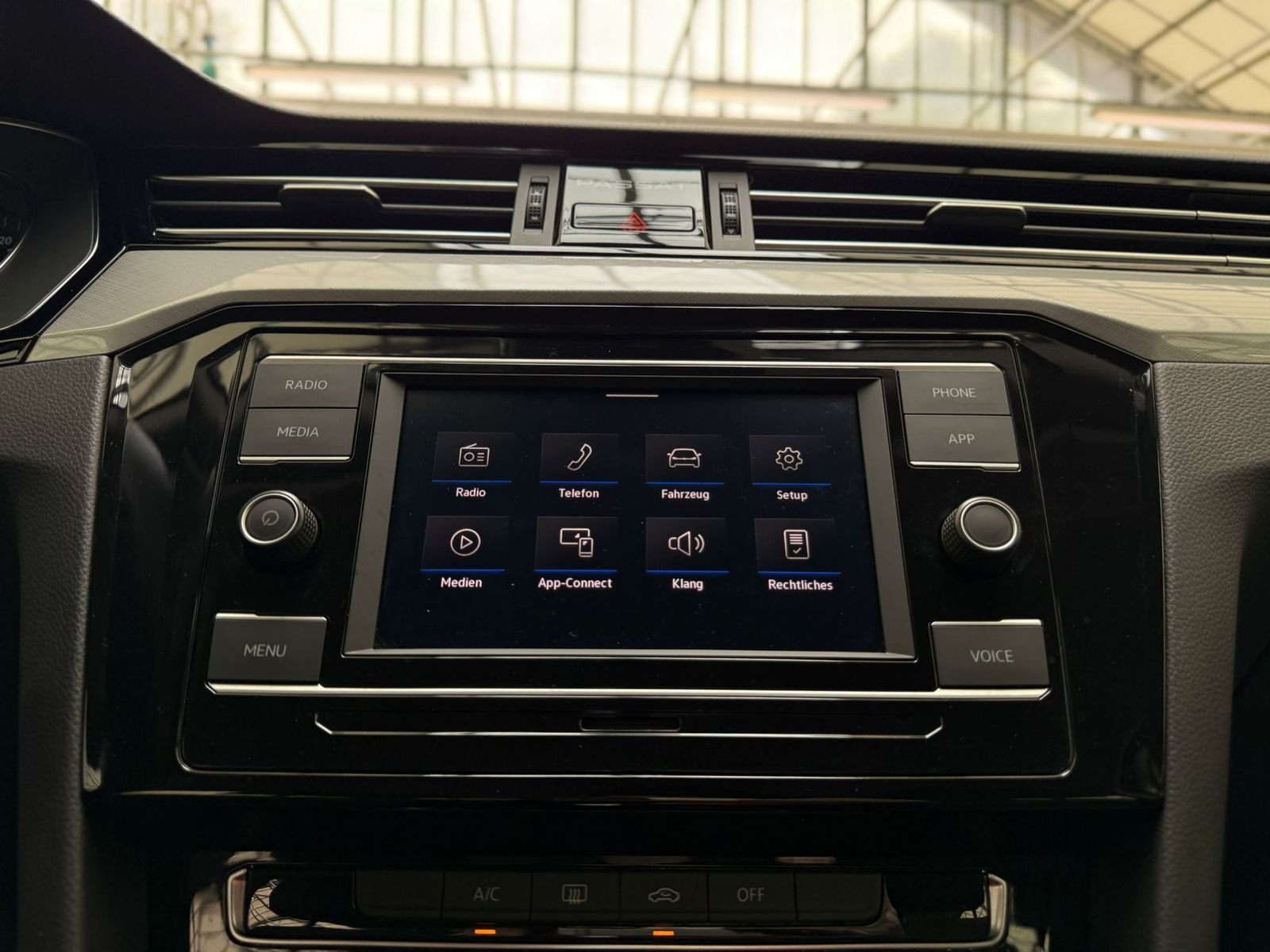 Volkswagen Passat 2.0 TDI Business DSG - Samsaru's Car Outlet