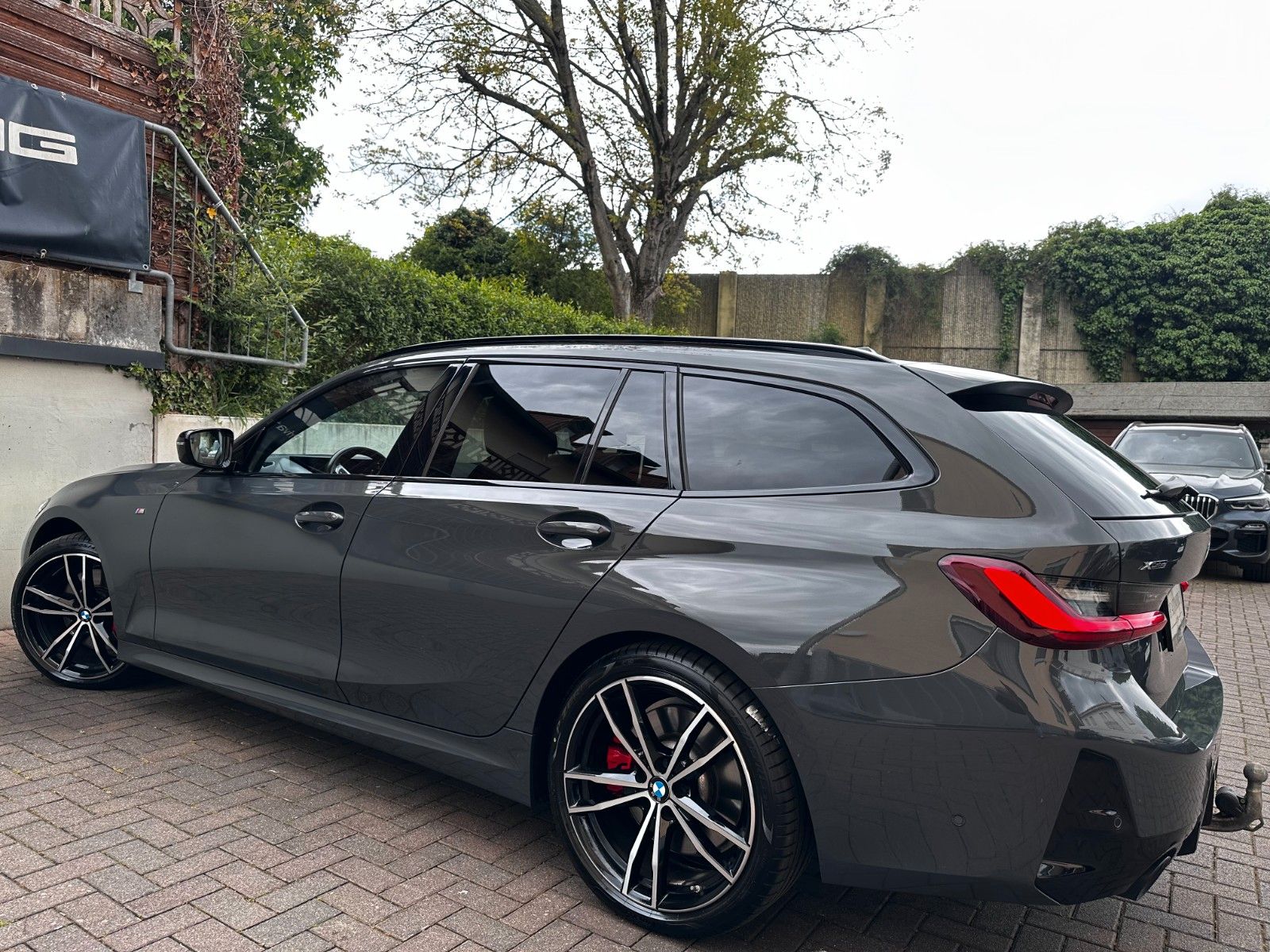 BMW 330d xDrive M Sport PANO*AHK*StandH*H&K*AdapLED