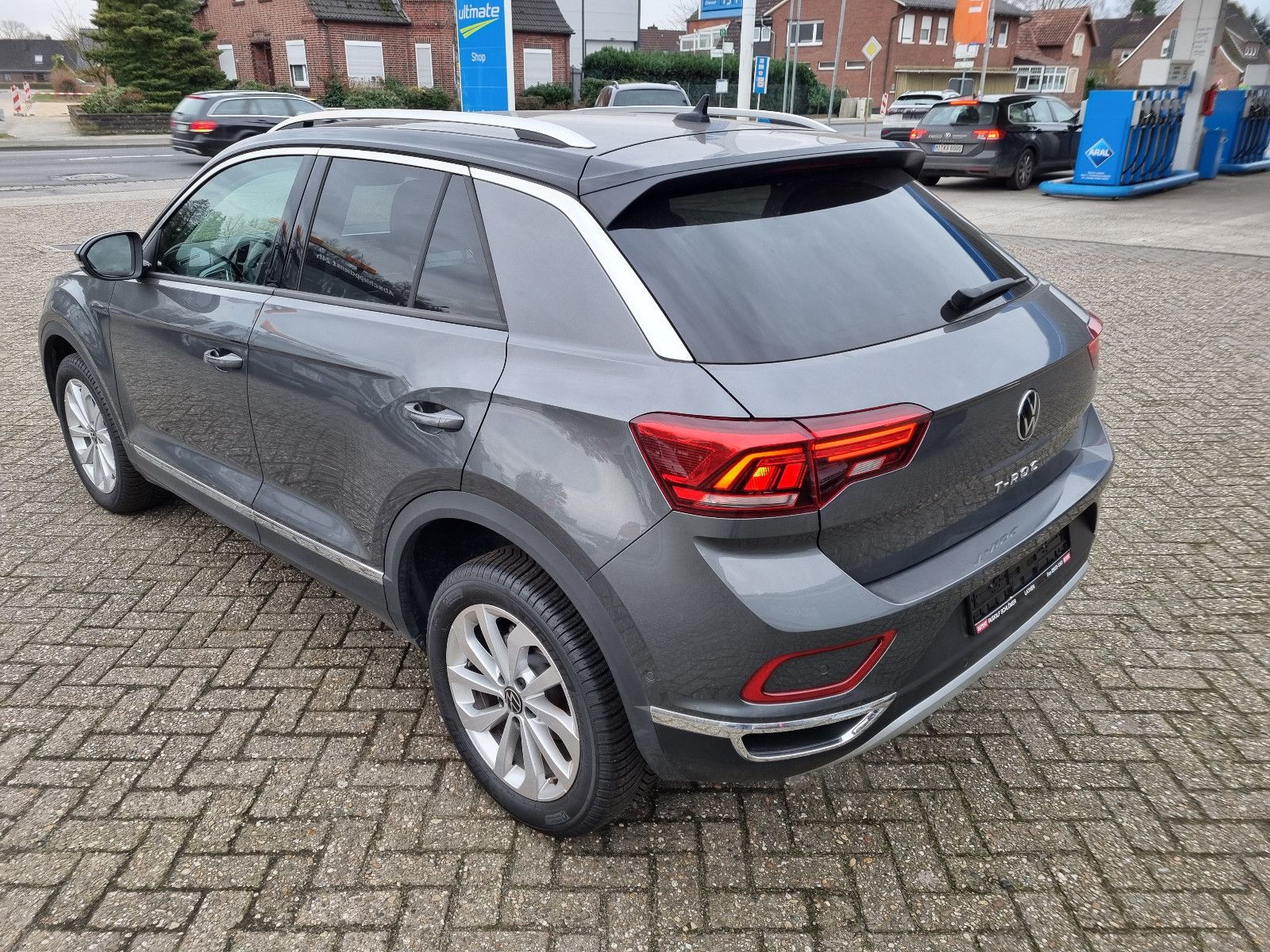 Volkswagen T-Roc Style - Samsaru's Car Outlet