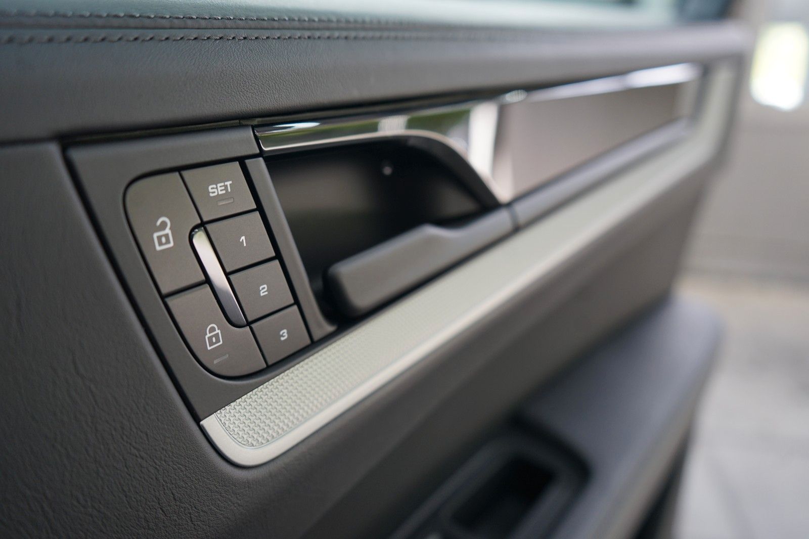 Porsche Cayenne Coupe E-Hybrid/P-Display/HeadUp/PDCC/MEG