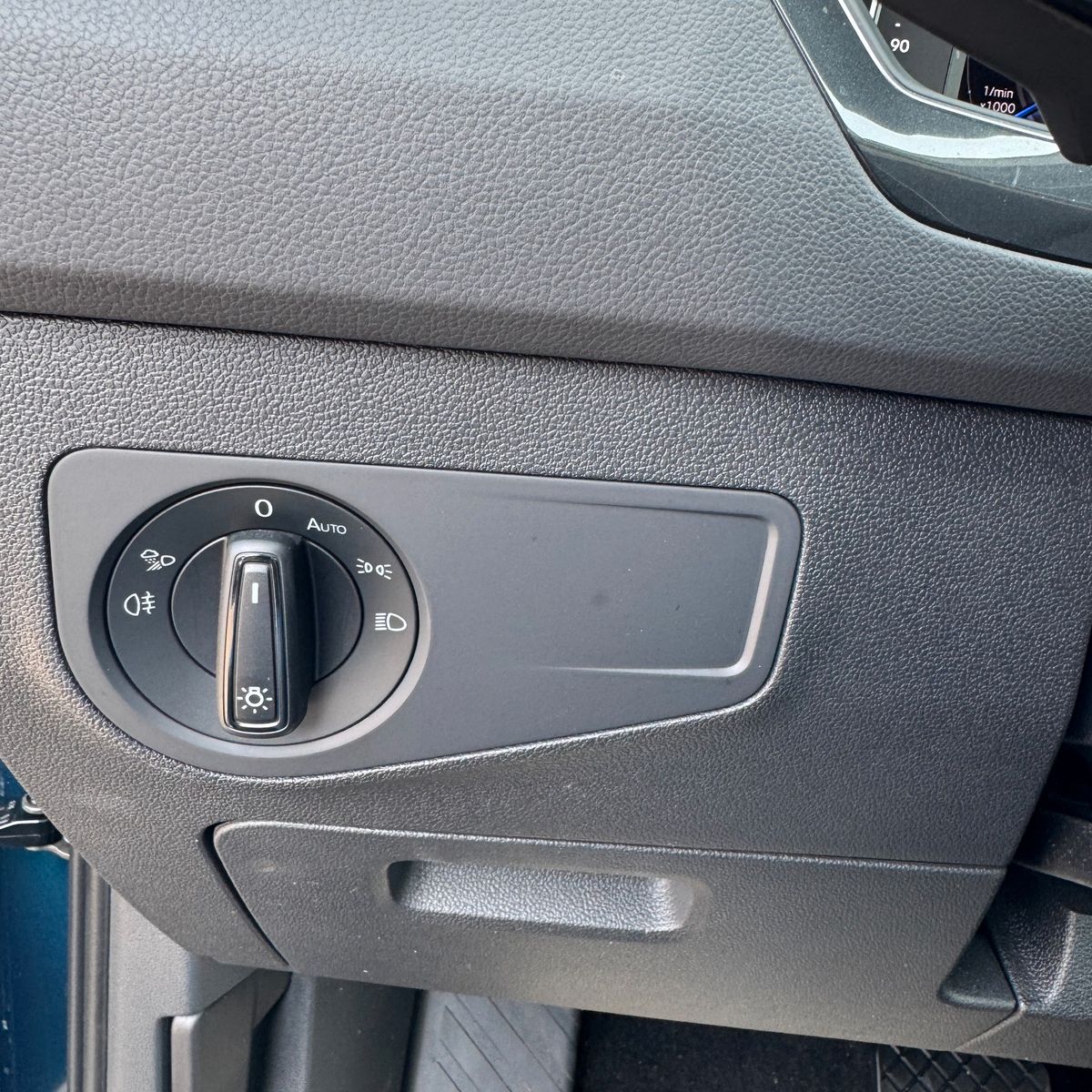 Volkswagen Tiguan Life 2.0 TDI - Samsaru's Car Outlet