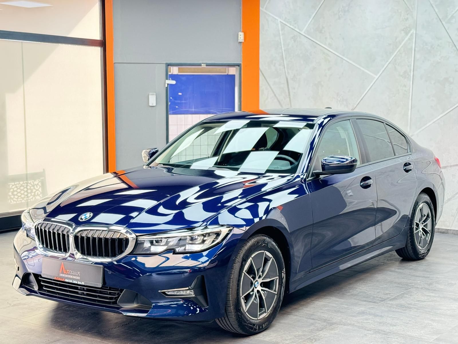 BMW 320i Advantage - Samsaru's Car Outlet
