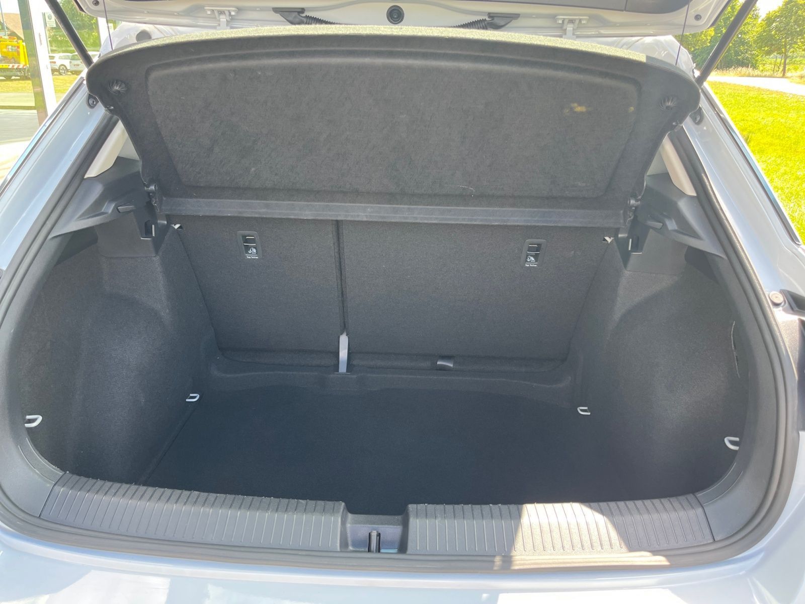 Volkswagen T-Roc 1.0TSI - Samsaru's Car Outlet