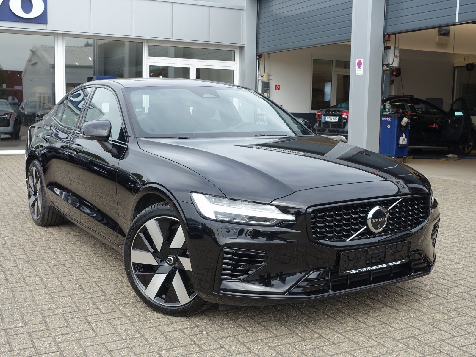 Volvo S60 Recharge Ultimate T8 AWD Leasing ab € 349,-