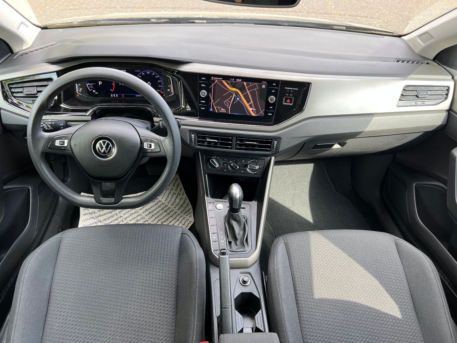 Volkswagen Polo VI Comfortline Aut. - Samsaru's Car Outlet