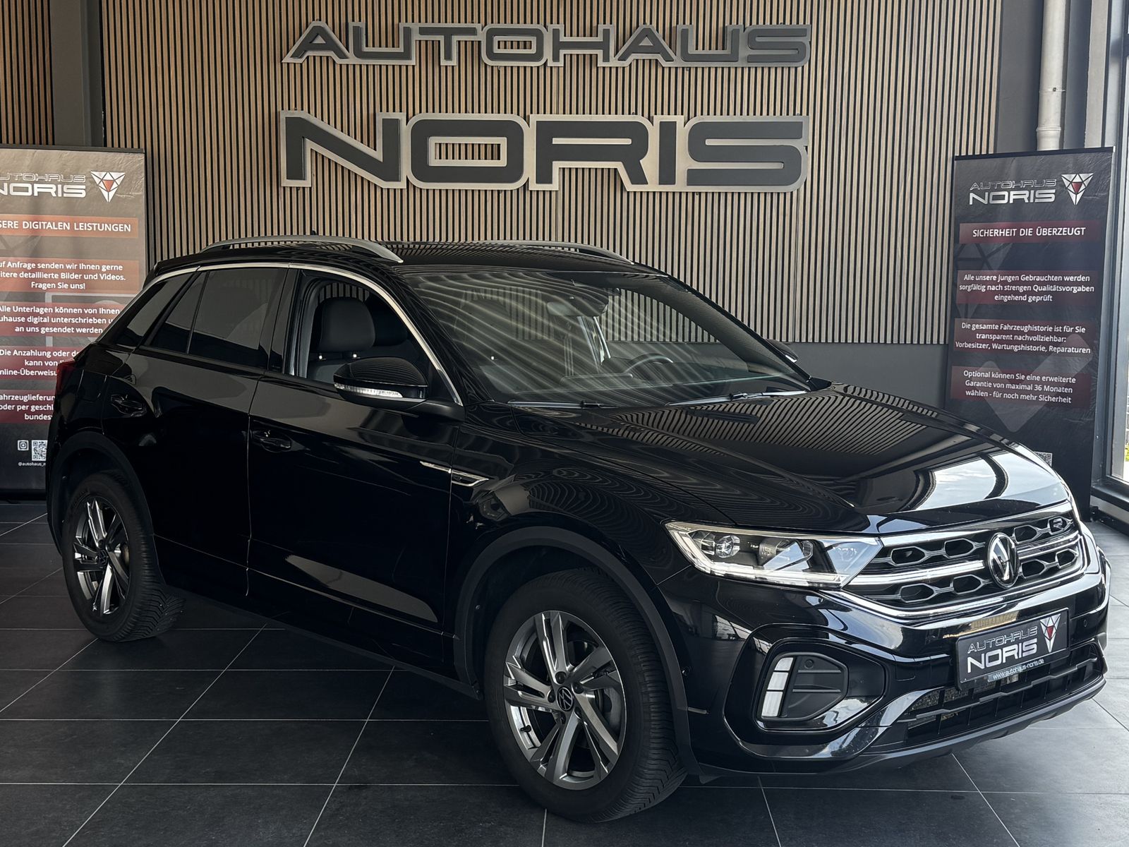 Volkswagen T-Roc 1.0 TSI R-Line - Samsaru's Car Outlet