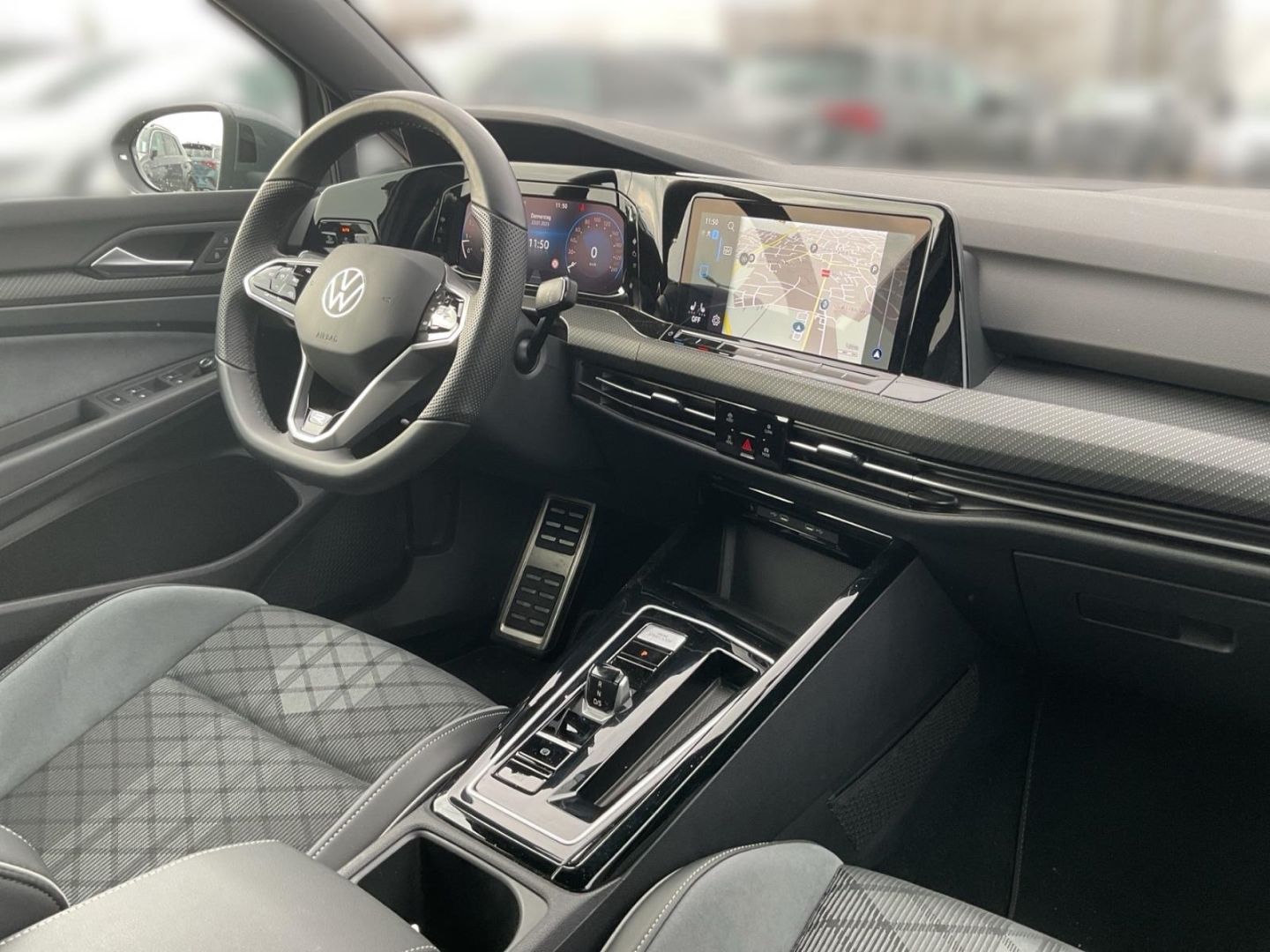 Volkswagen Golf Variant 8 VIII R-Line 1.5 eTSI - Samsaru's Car Outlet
