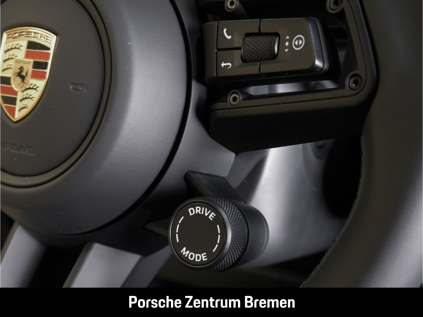 Porsche Macan 4 Sportpaket - Samsaru's Car Outlet
