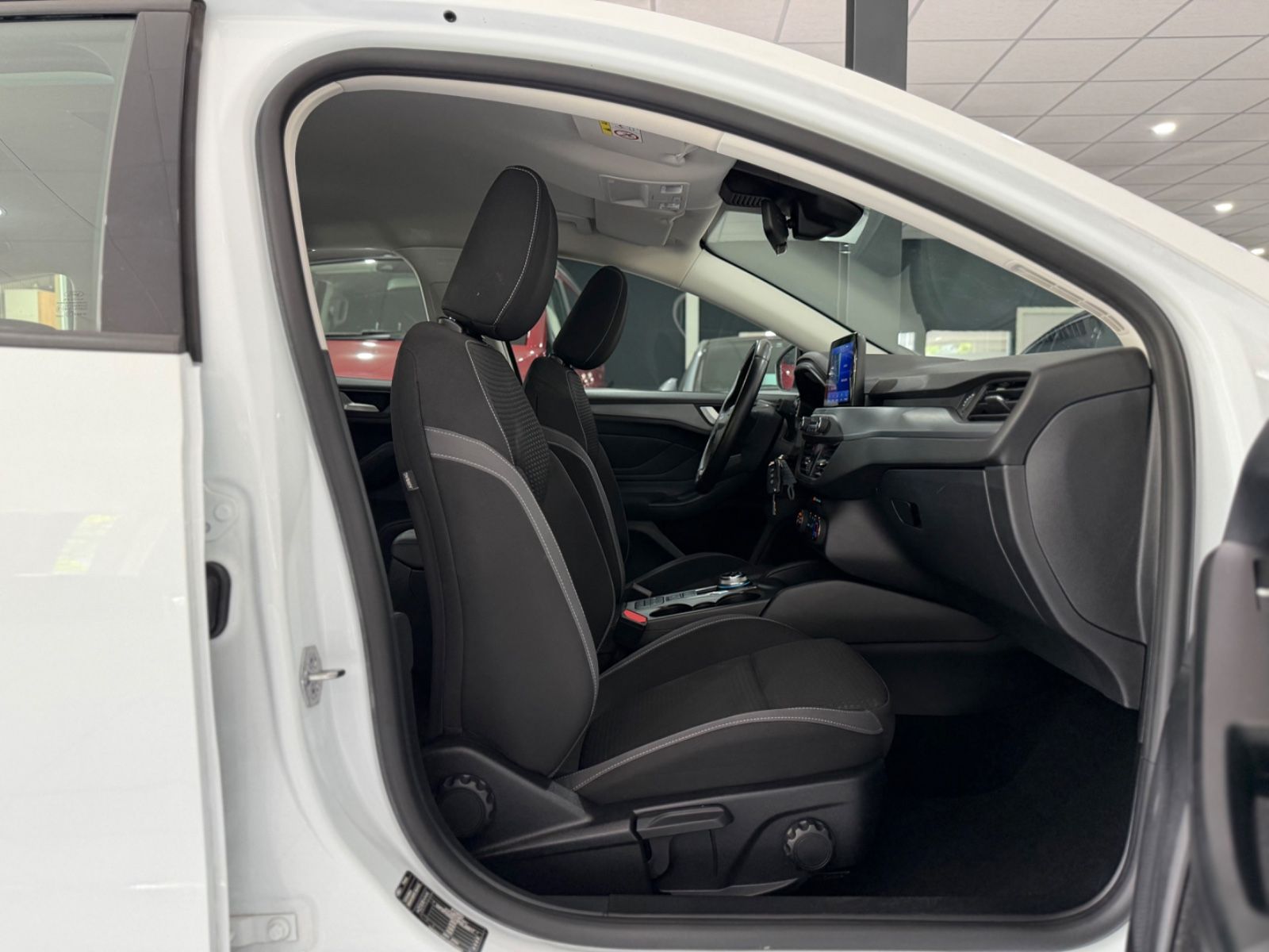 Ford Focus Turnier C&C*AUTOMATIK*KAMERA*TOT-W*ACC*