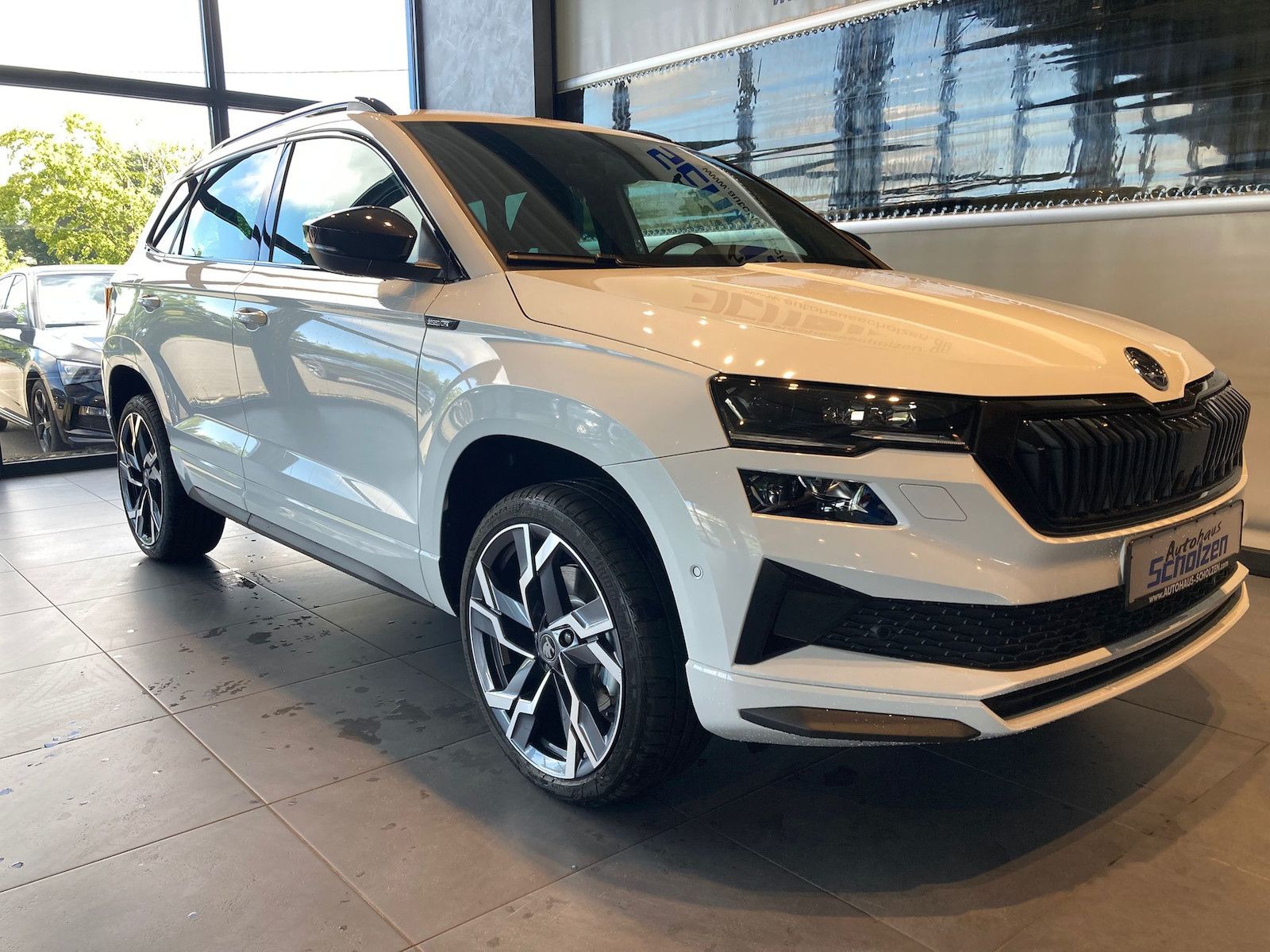 Skoda Karoq Sportline 1,5 TSI DSG*AHK*CANTON*360°*19´´