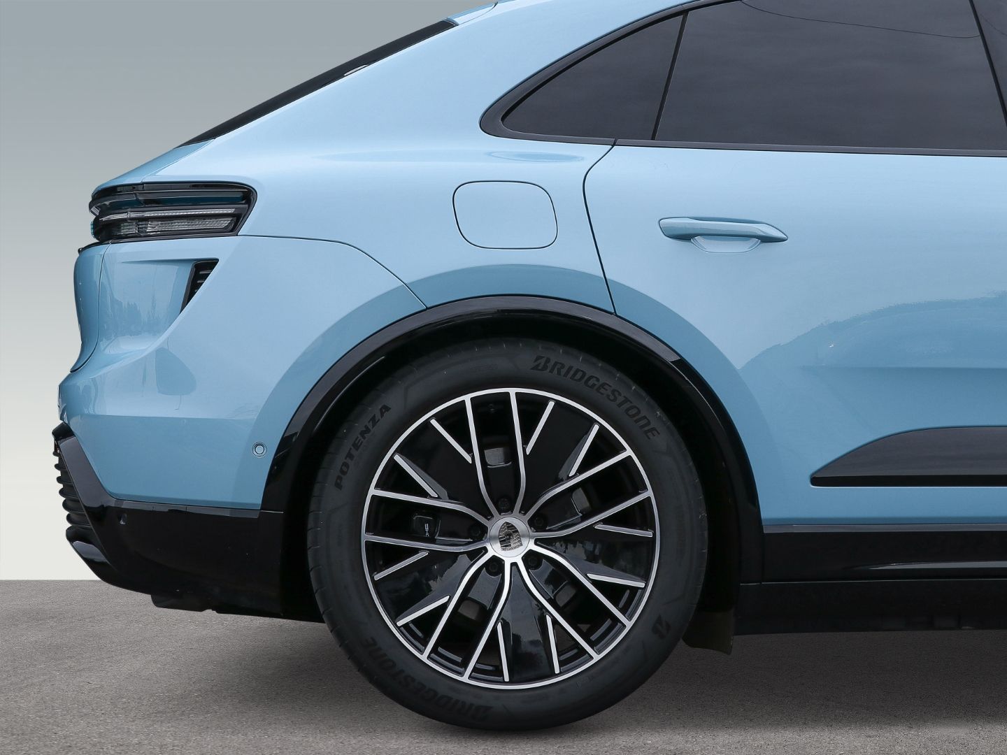 Porsche Macan Turbo InnoDrive HA-Lenkung Surround View