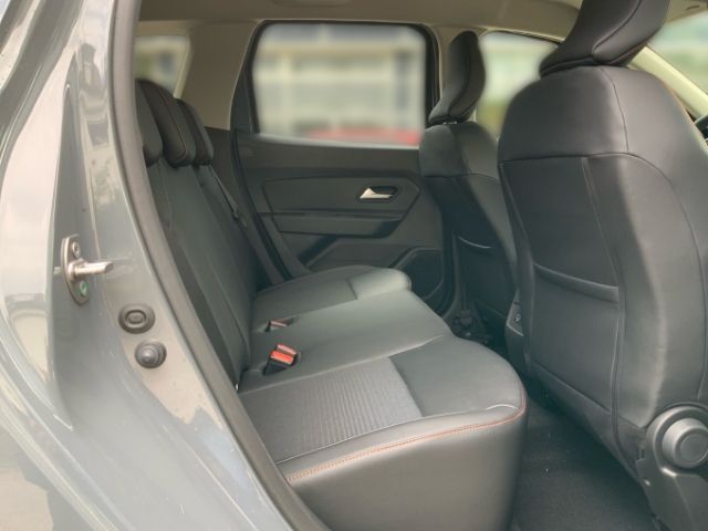 Dacia Duster Extreme TCe 130 2WD - Samsaru's Car Outlet