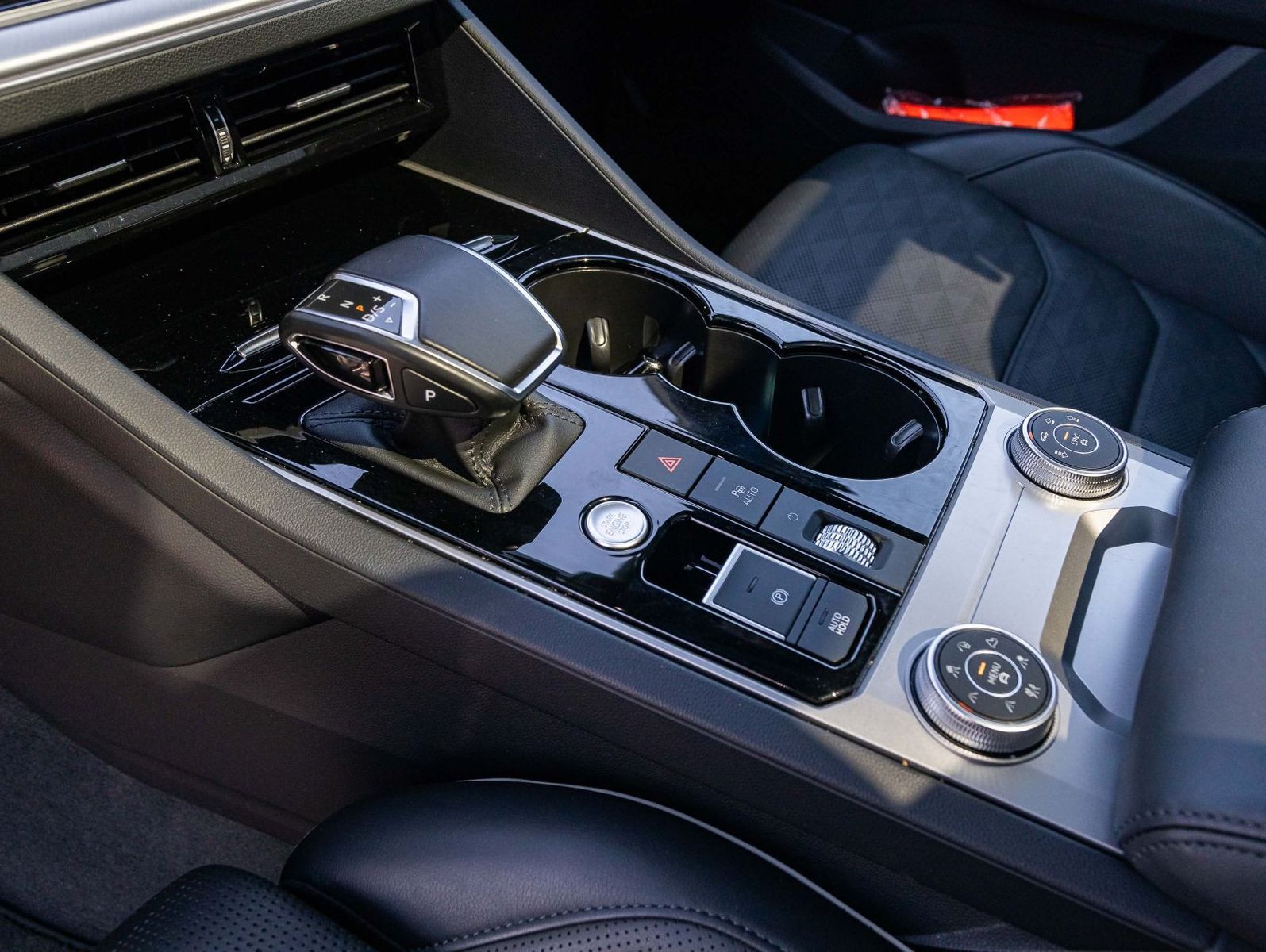 Volkswagen Touareg 3.0 TDI Elegance - Samsaru's Car Outlet