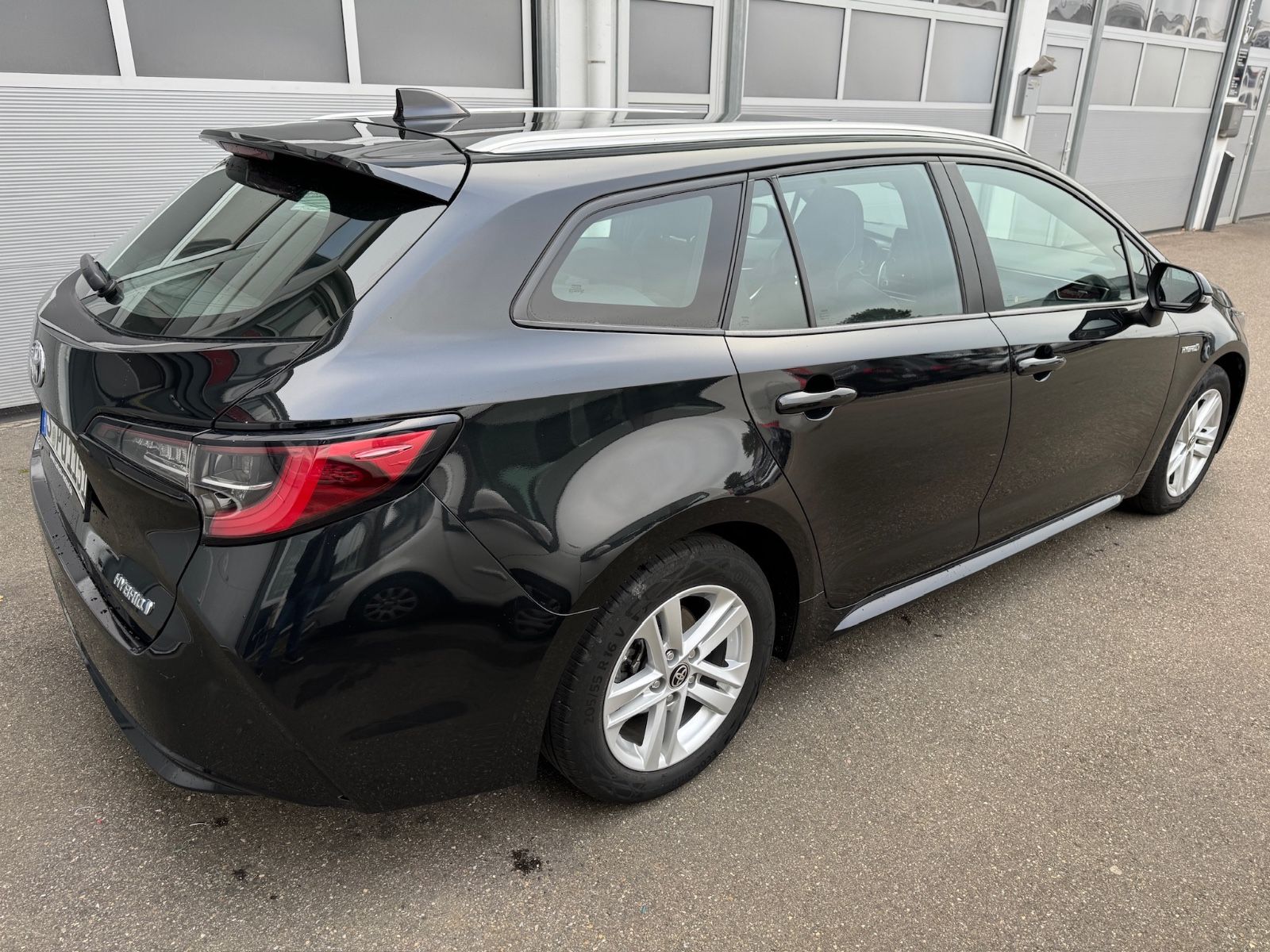 Toyota Corolla Touring Sports Hybrid Comfort - Samsaru's Car Outlet