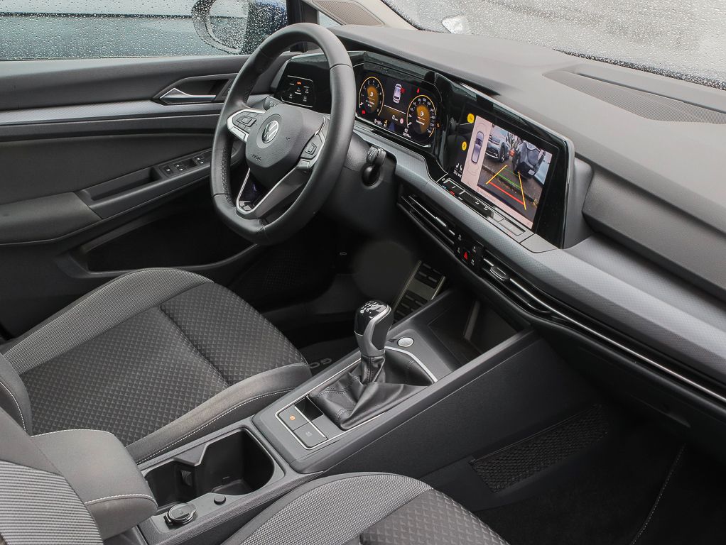 Volkswagen Golf VIII 1.5 TSI ACTIVE - Samsaru's Car Outlet