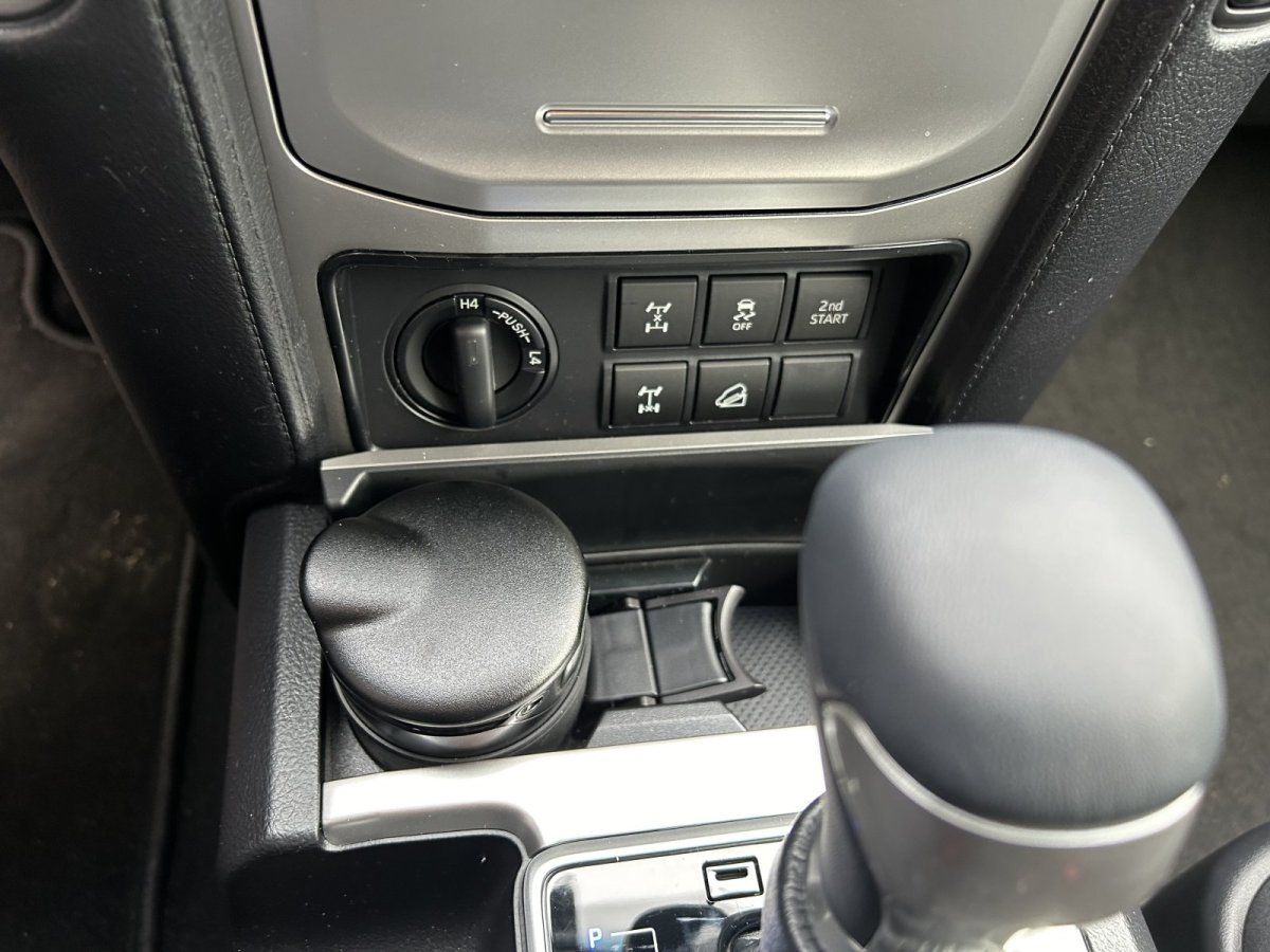Toyota Land Cruiser   AHK 3.5to LED Kamera